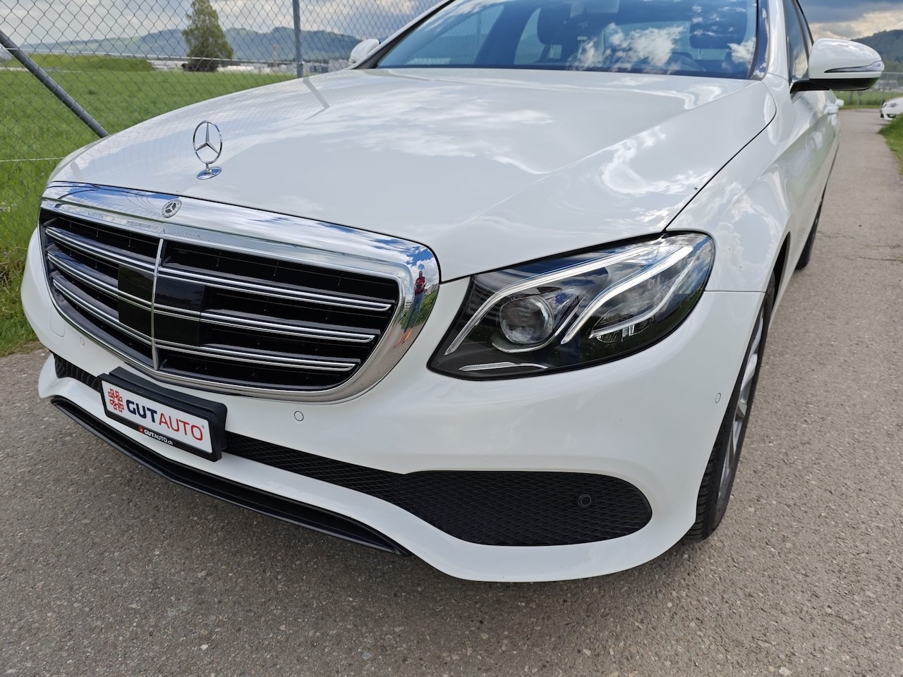 MERCEDES-BENZ E 220 d 4Matic 9G-Tronic-image-6