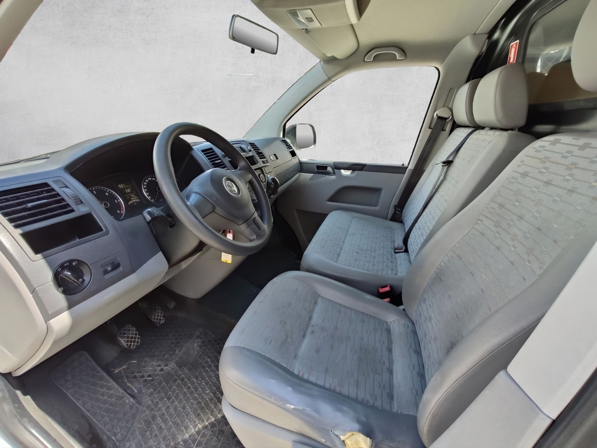 VW T5 2.0 TDI-image-6