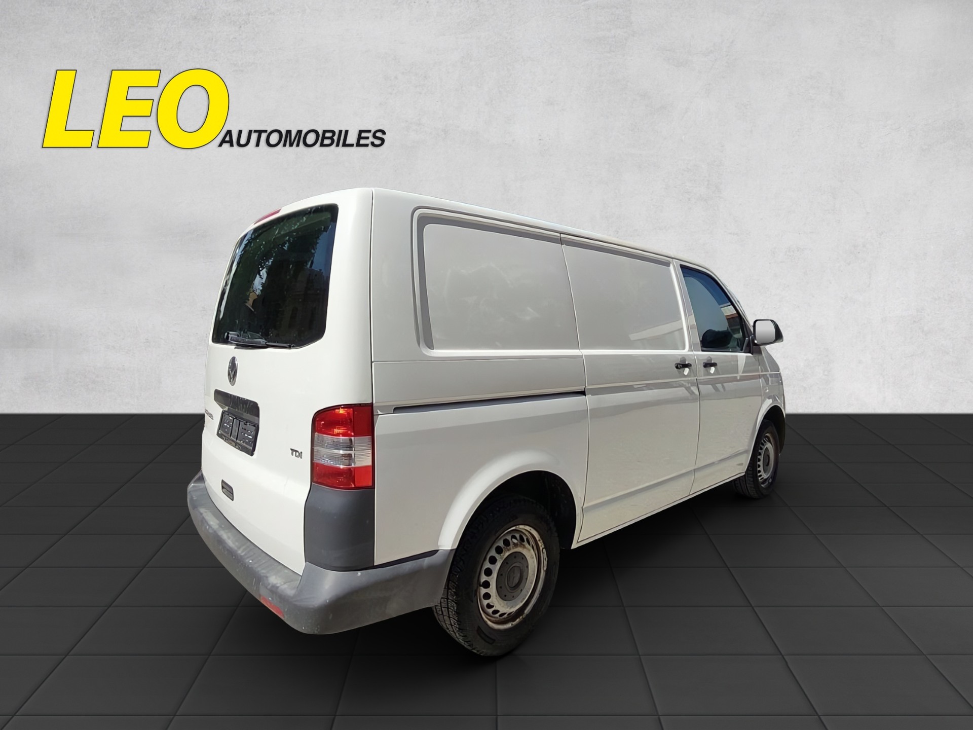 VW T5 2.0 TDI-image-3