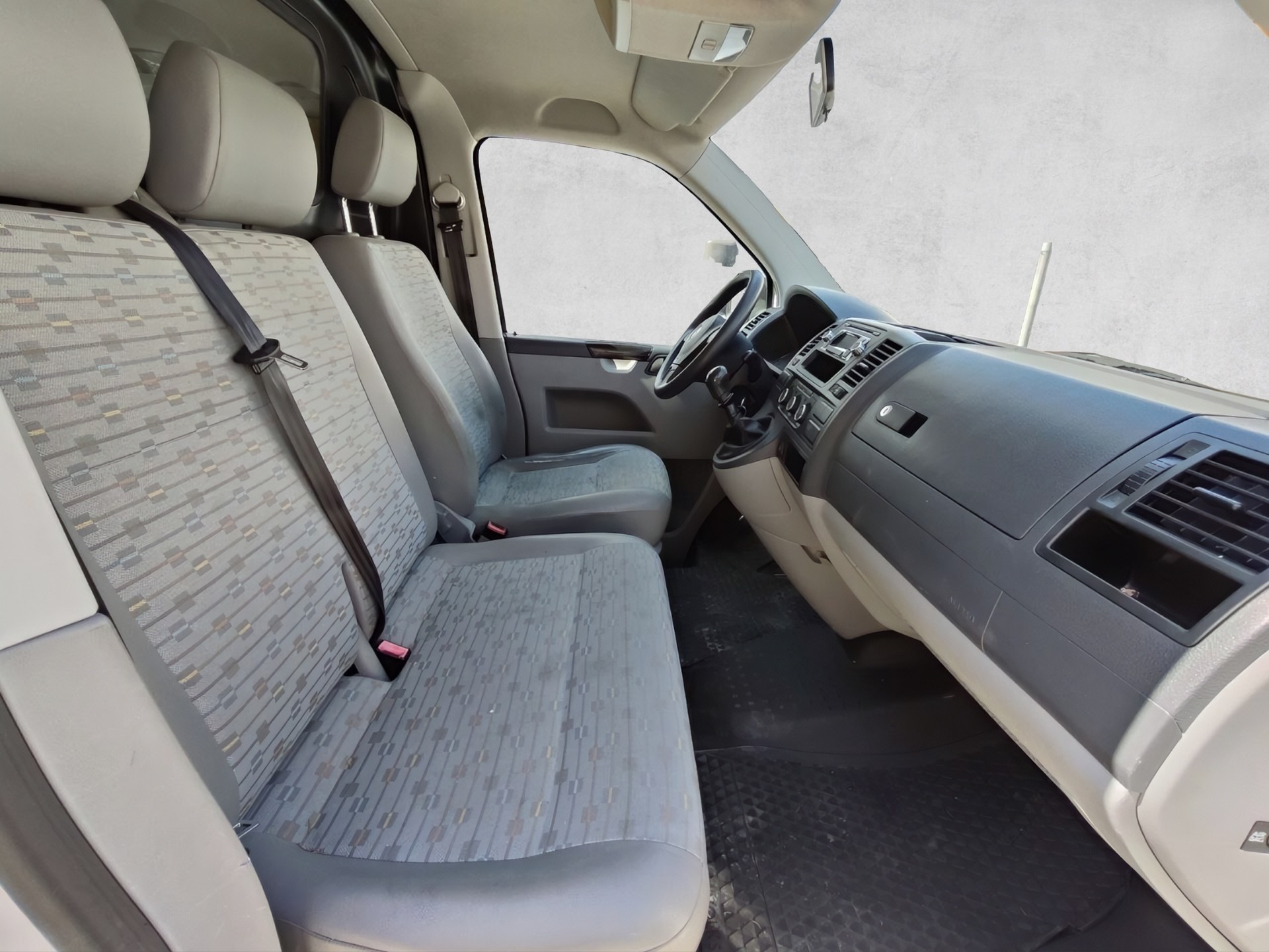 VW T5 2.0 TDI-image-8