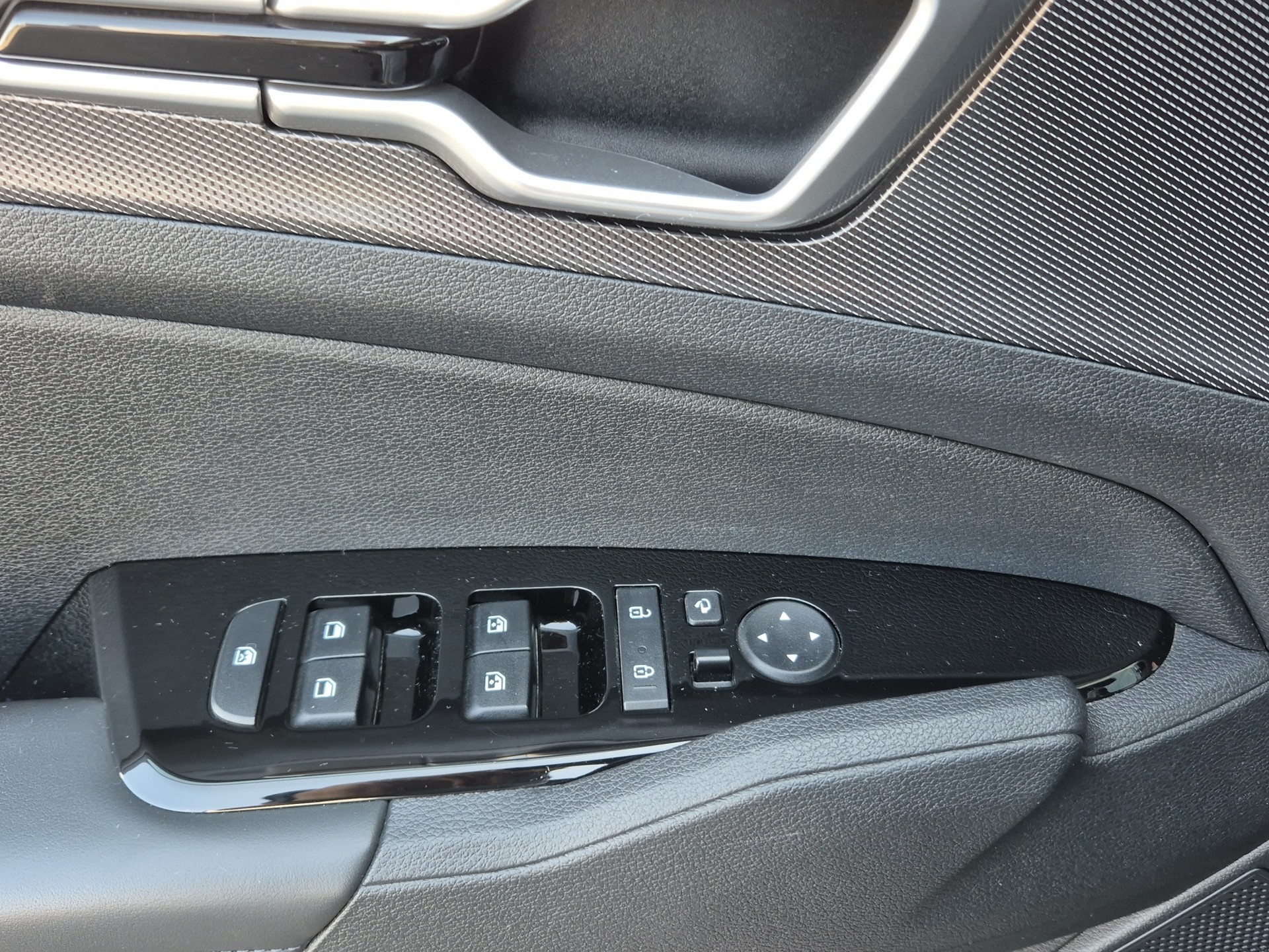KIA Sportage 1.6T-GDi HEV Power+ 4x4 AT-image-17