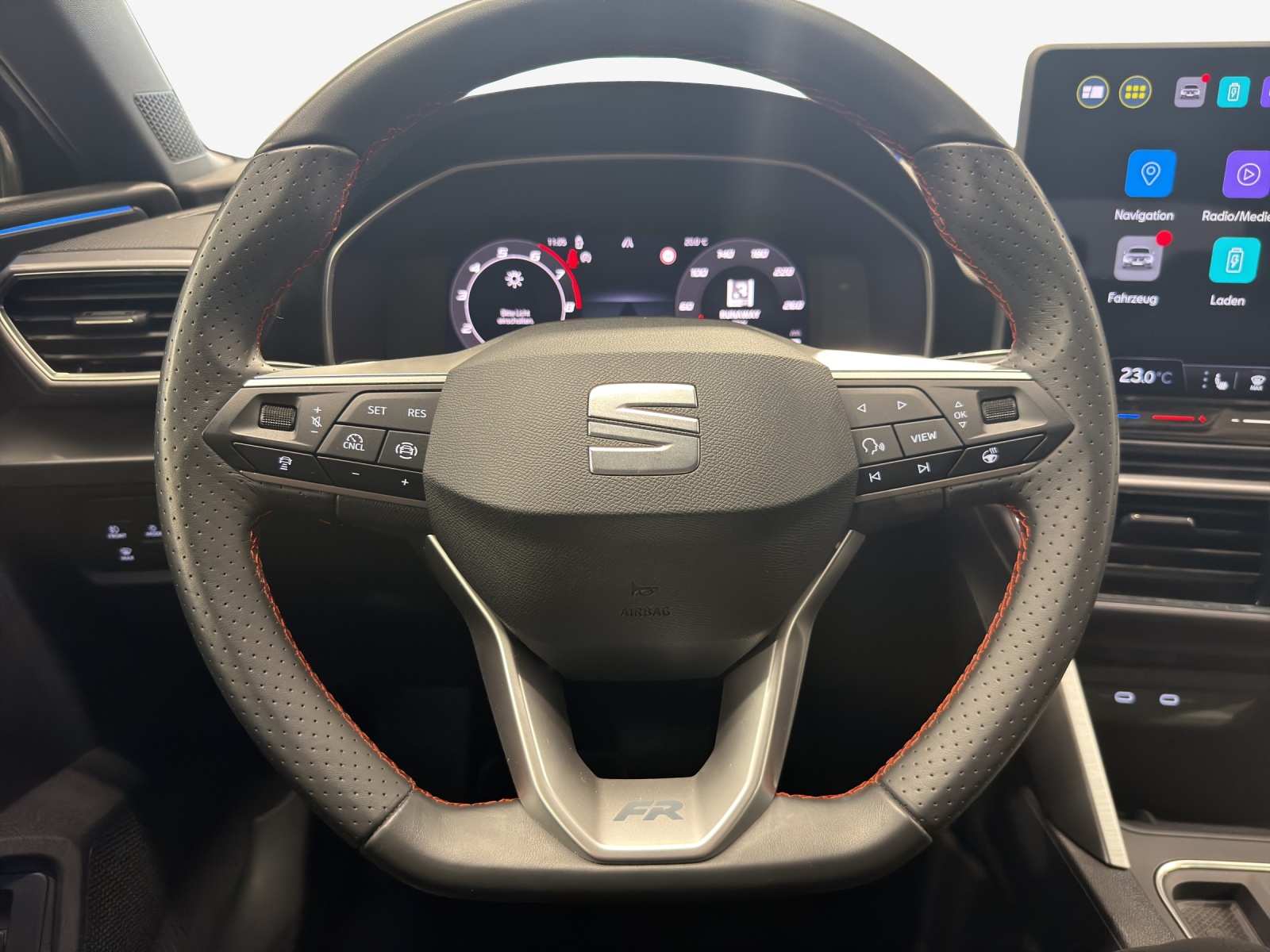 SEAT Leon 1.5 eHybrid pHEV DSG FR-image-9