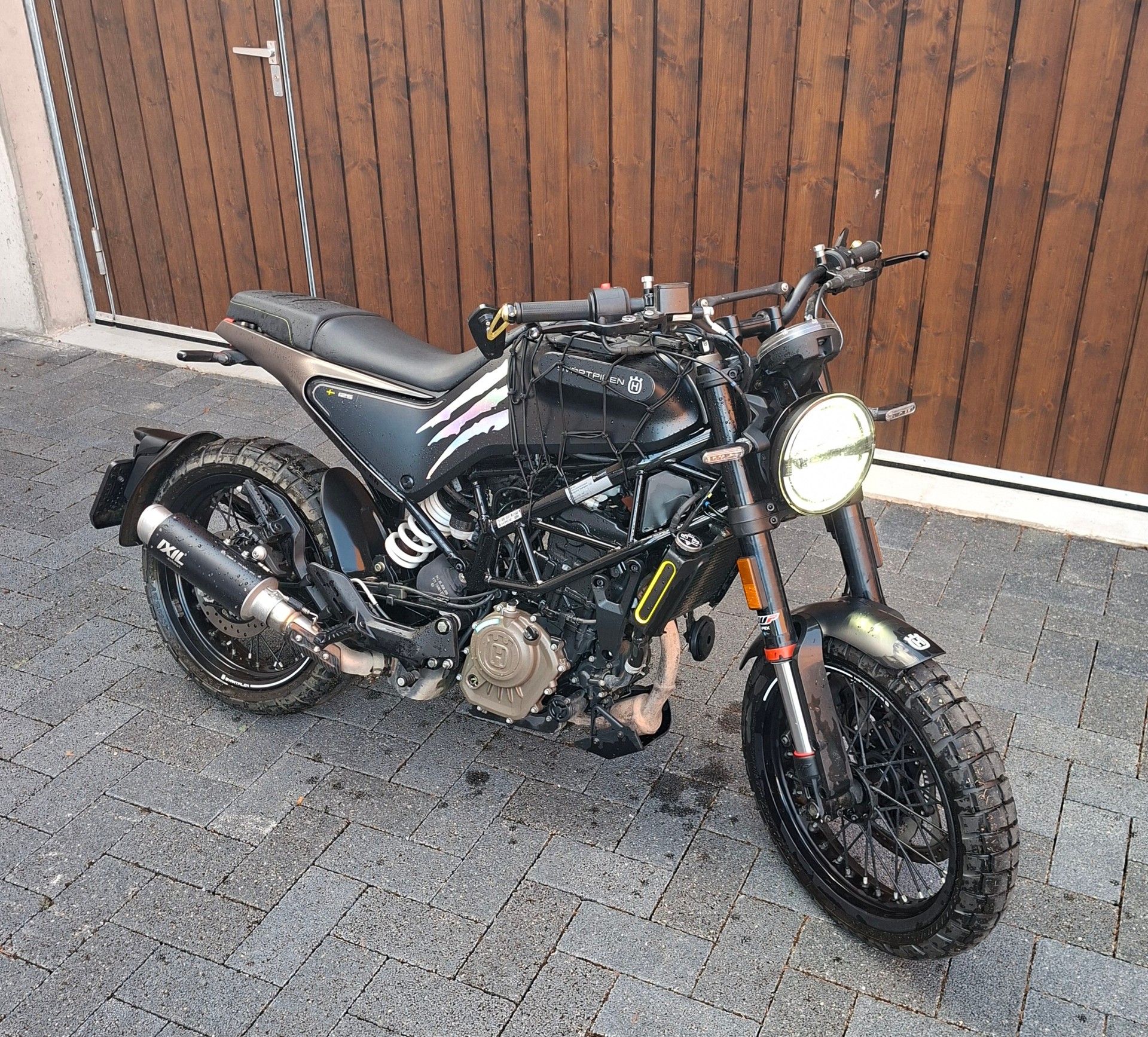 HUSQVARNA Svartpilen 801-image-4