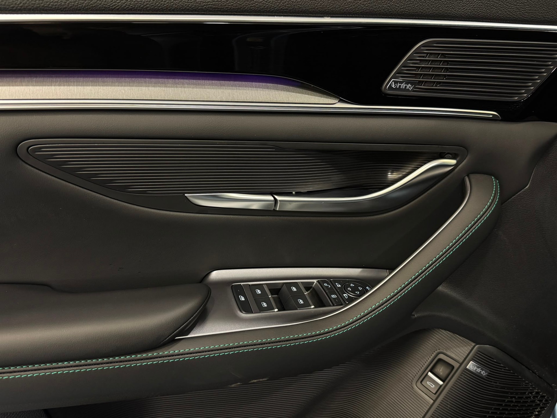 BYD Seal U DM-i Design AWD *Tian Qing*-image-7