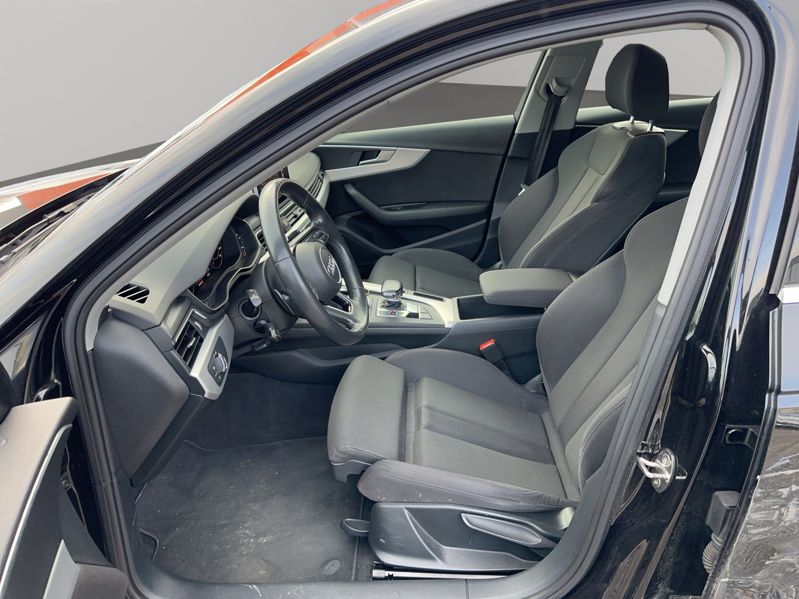 AUDI A4 35i Benzin 150ps-image-8