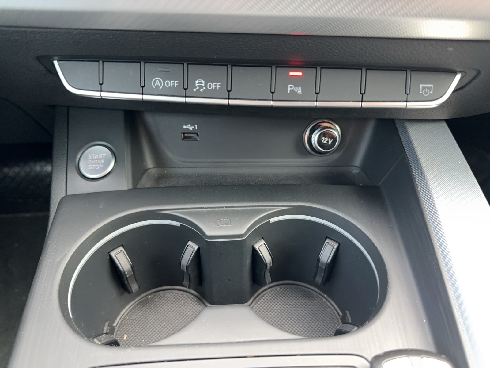 AUDI A4 35i Benzin 150ps-image-17