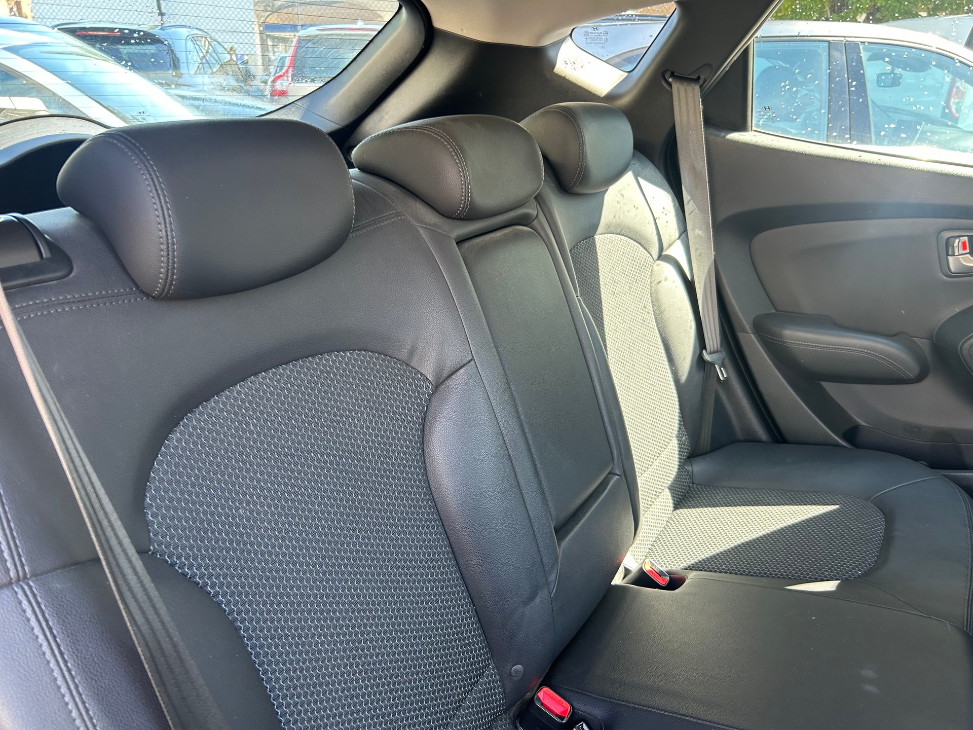 HYUNDAI iX 35 1.7 CRDi Style 2WD-image-8