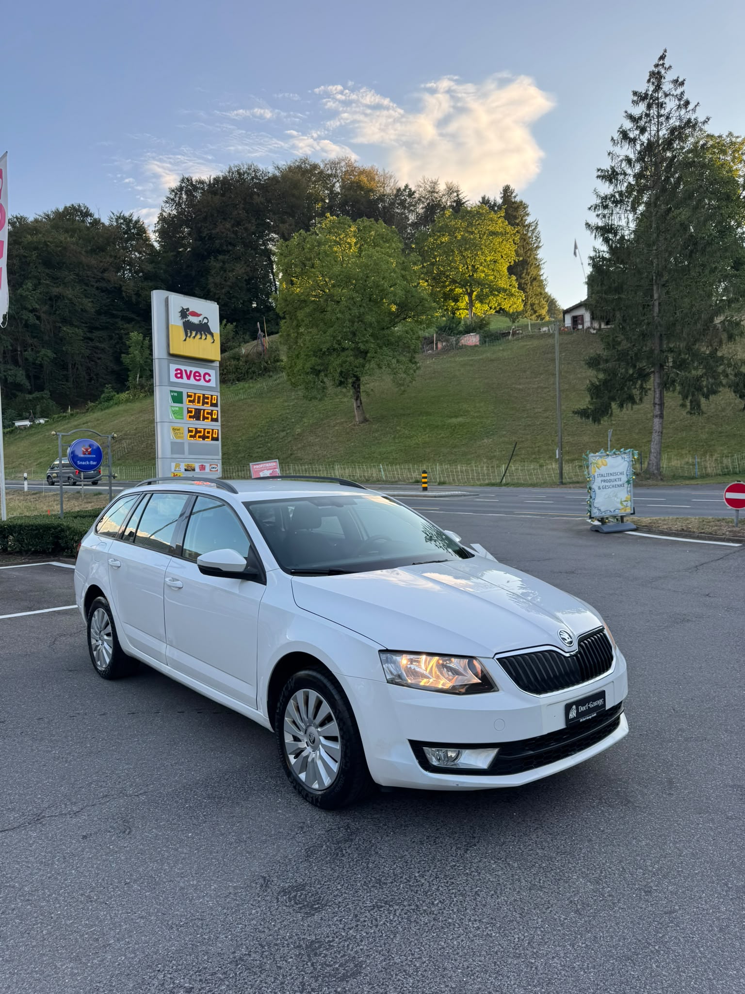 SKODA Octavia Combi 1.6 TDI Style 4x4-image-0