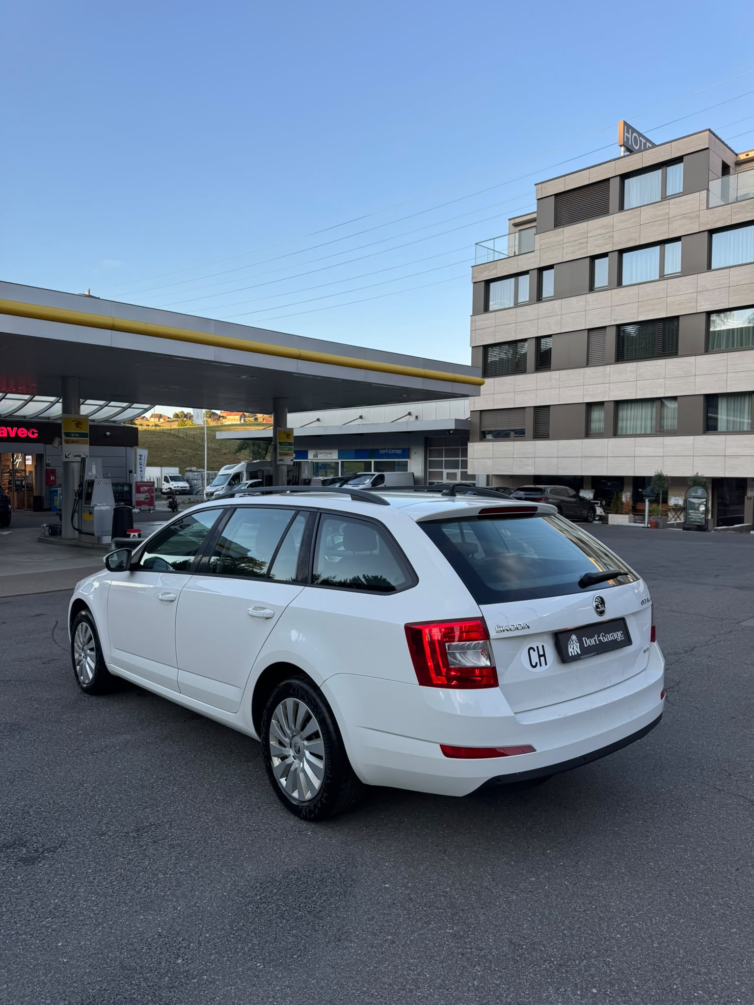SKODA Octavia Combi 1.6 TDI Style 4x4-image-4