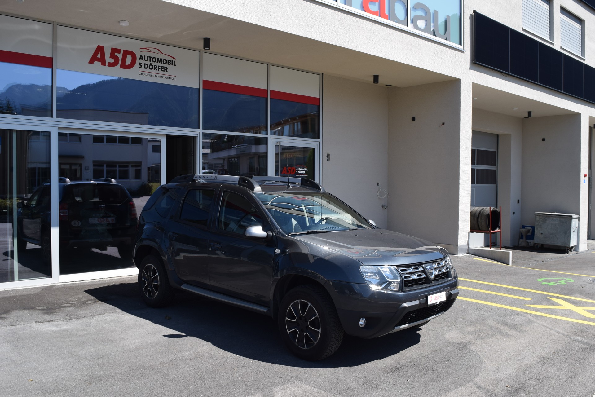 DACIA Duster 1.2 T Privilège 4x4-showroom-element-1