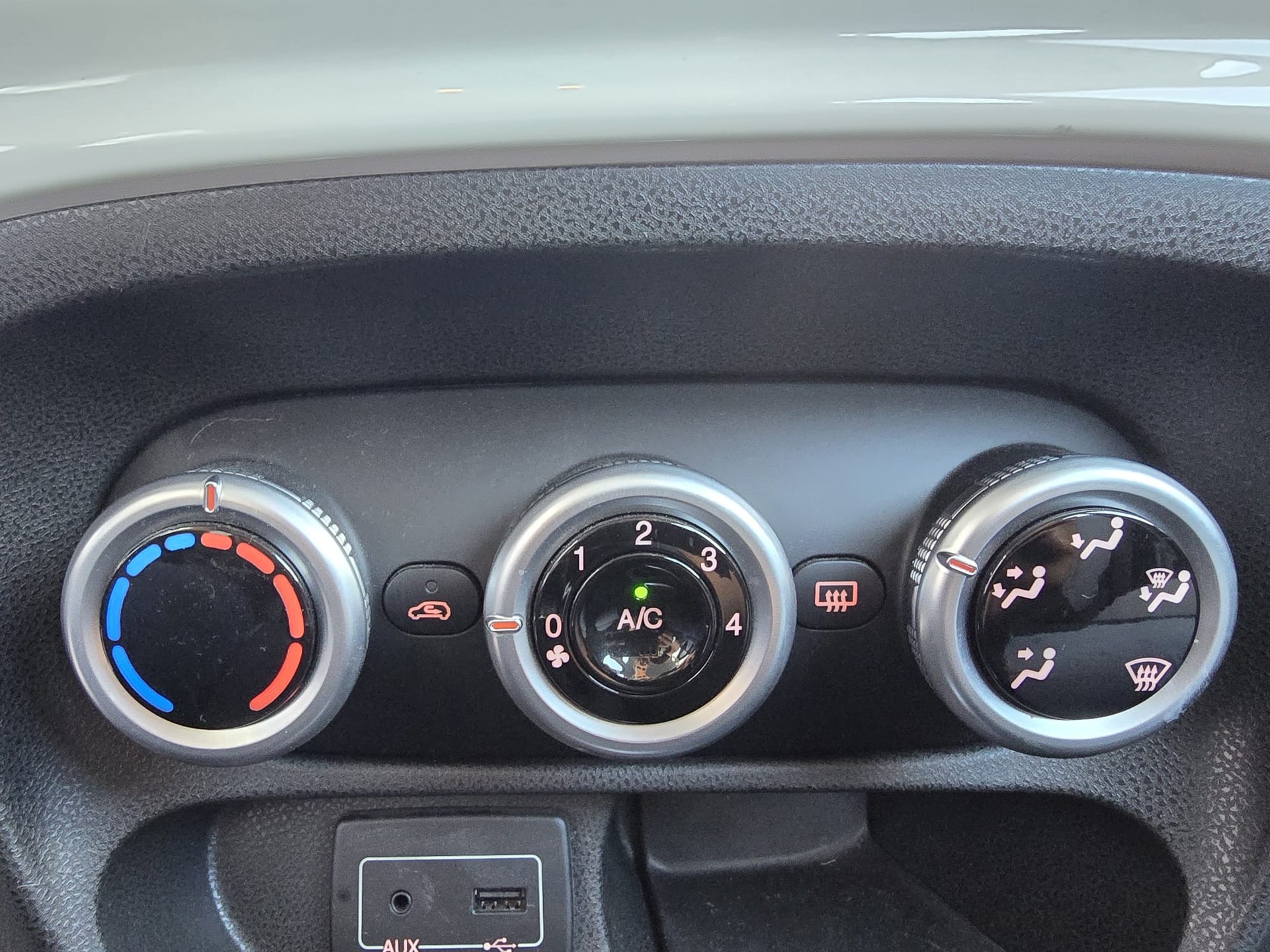FIAT 500L 1.4 TB 16V Pop Star-image-12