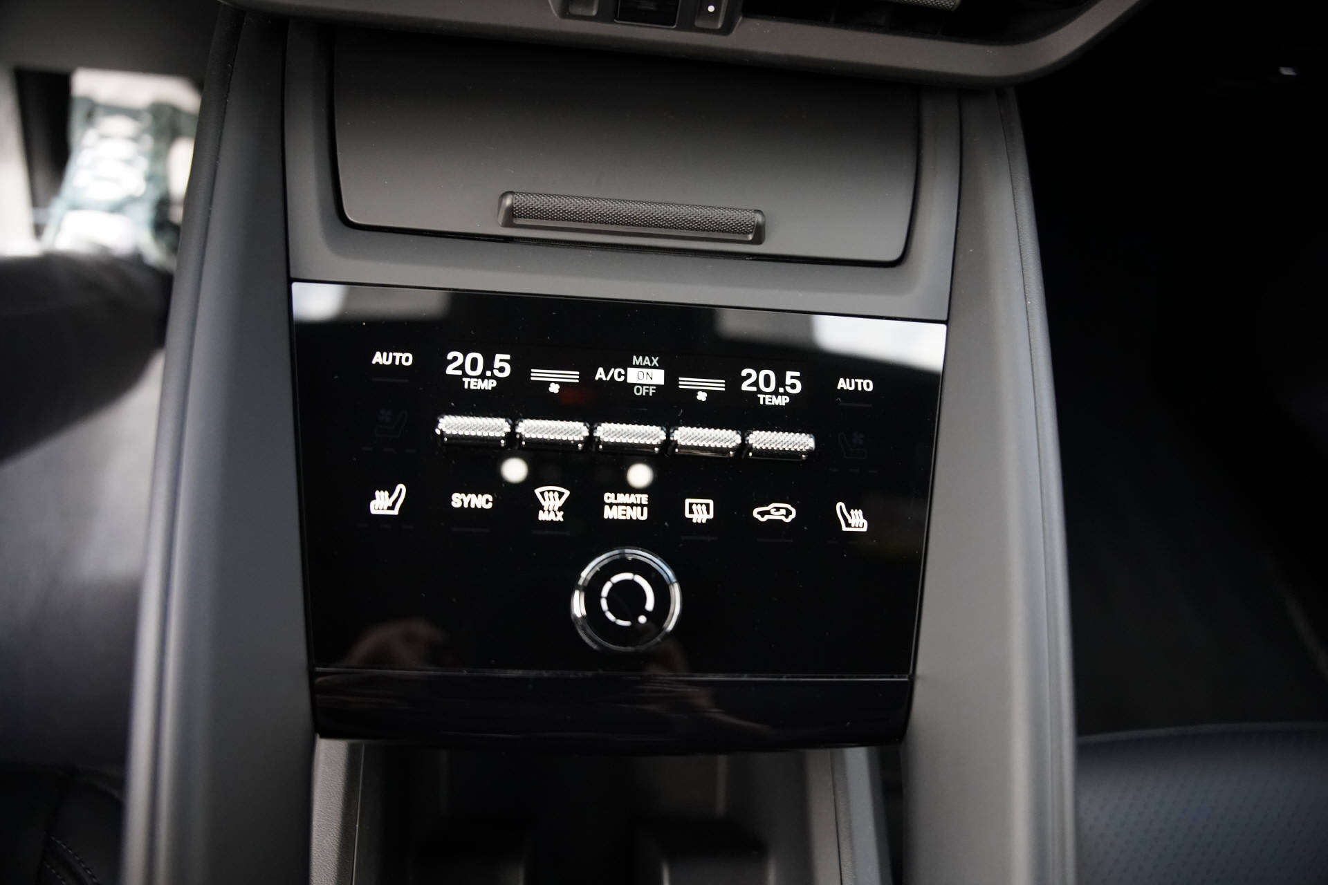 PORSCHE Macan 4S-image-13