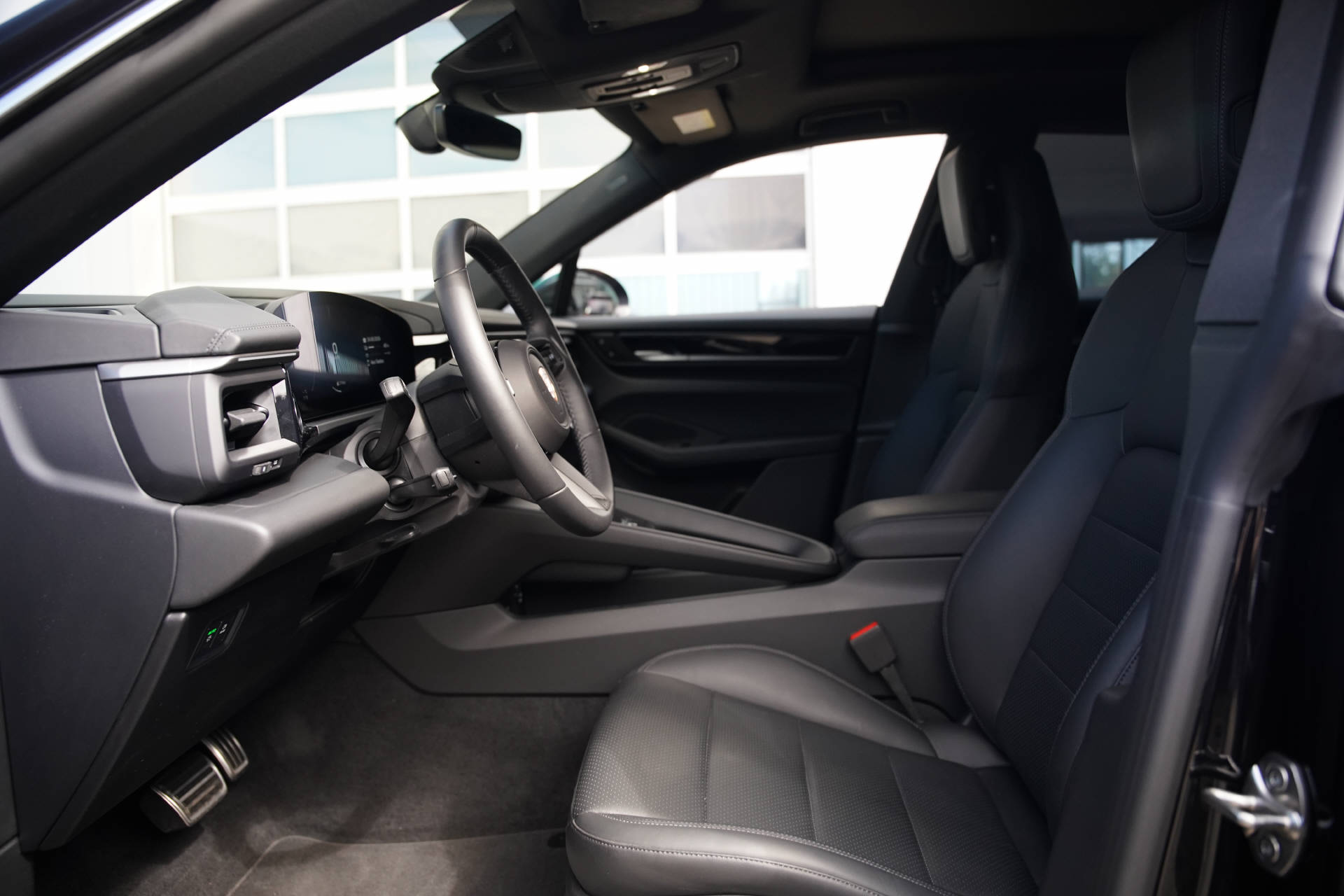 PORSCHE Macan 4S-image-7