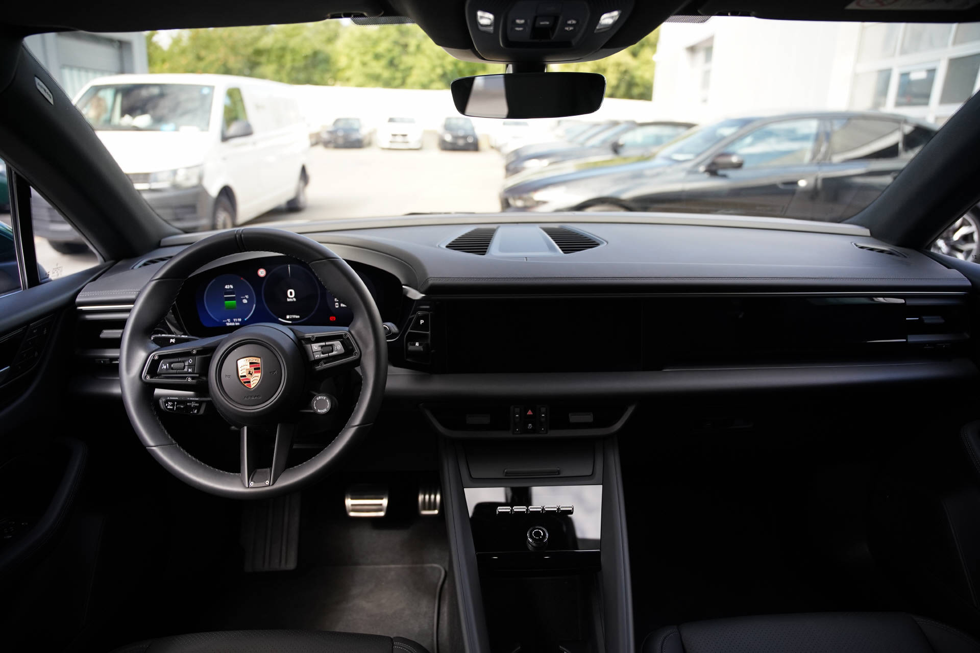 PORSCHE Macan 4S-image-11