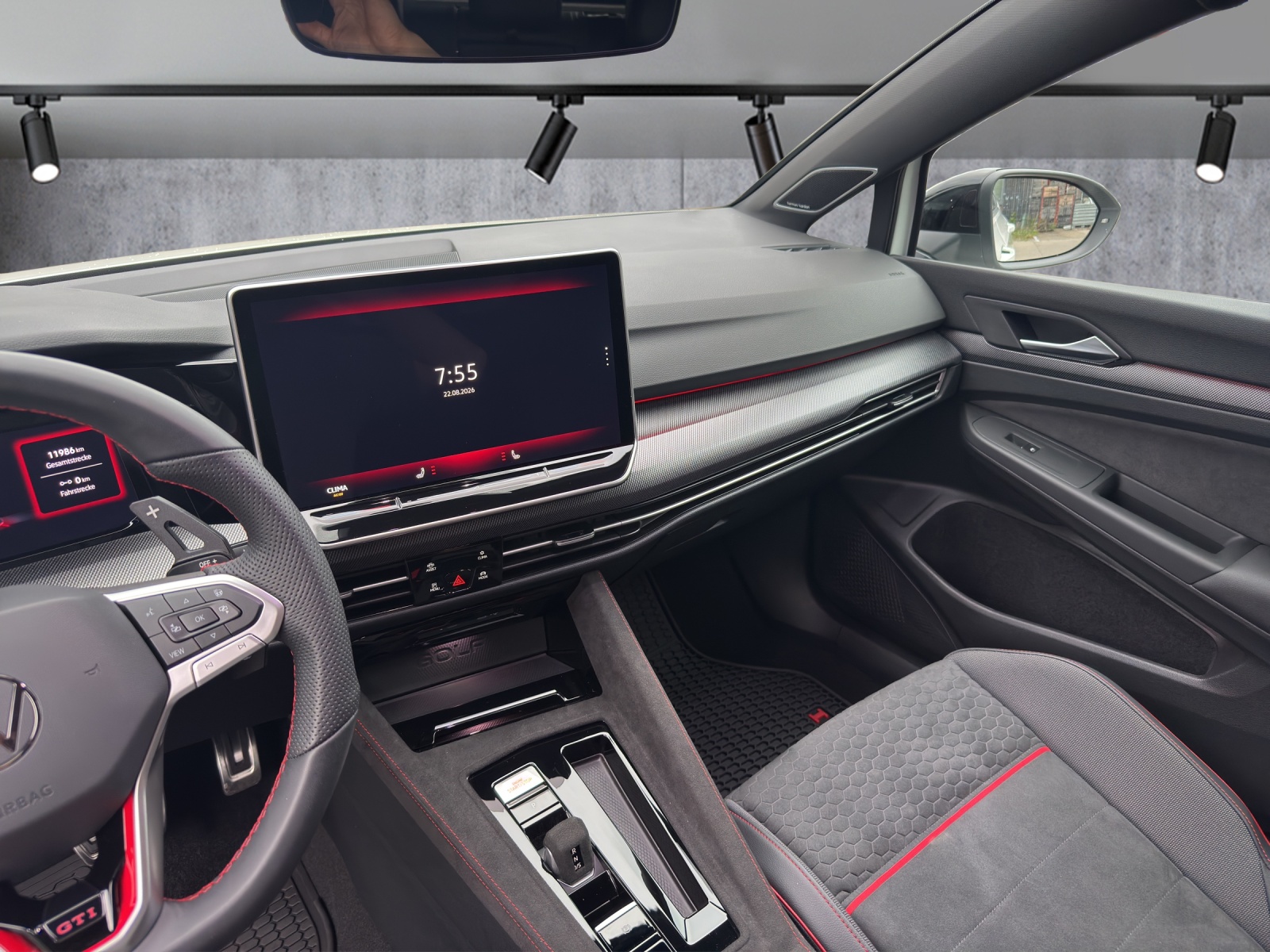 VW Golf 2.0 TSI GTI Clubsport DSG-image-9