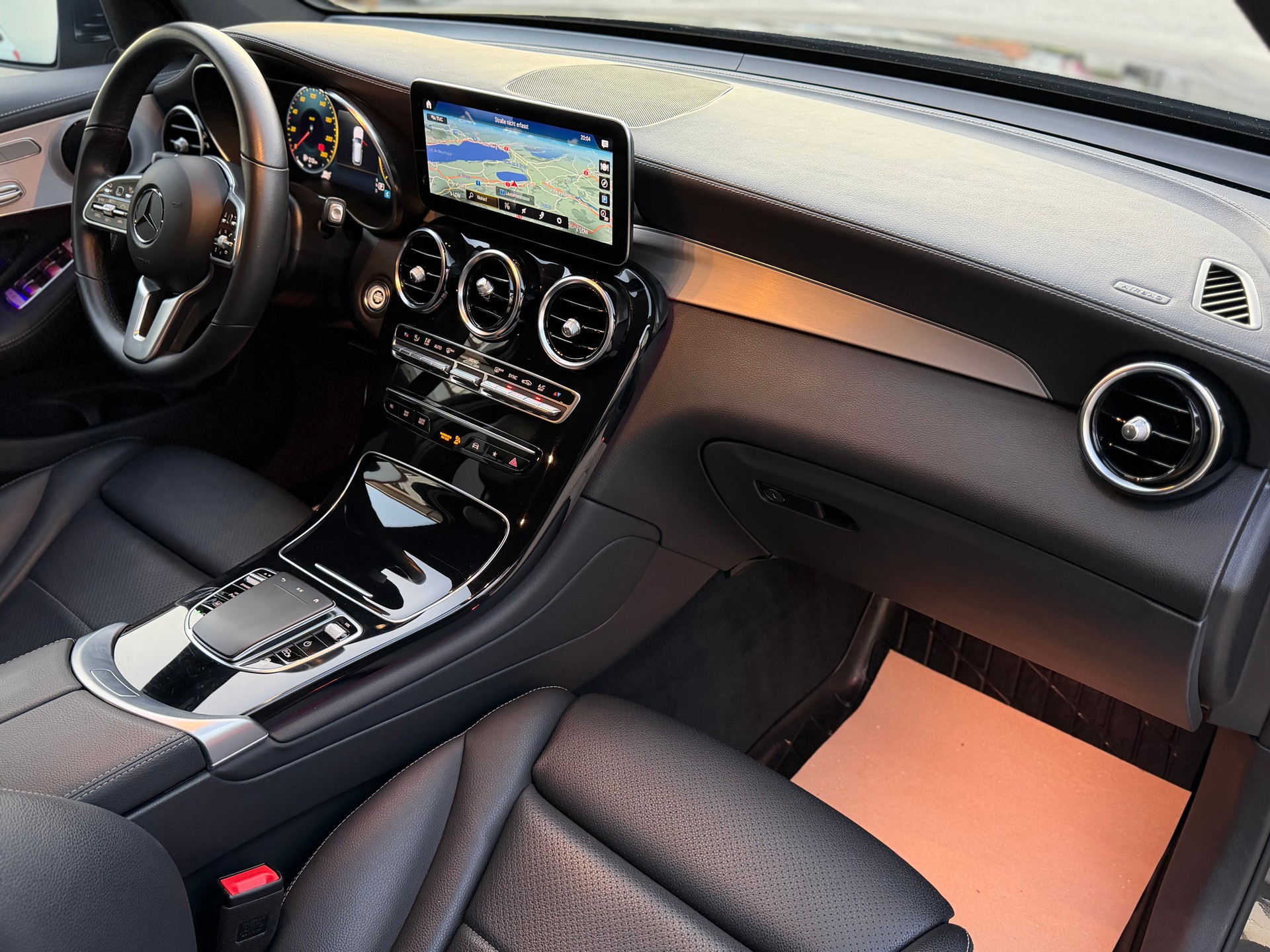 MERCEDES-BENZ GLC 220 d 4Matic 9G-Tronic-image-14