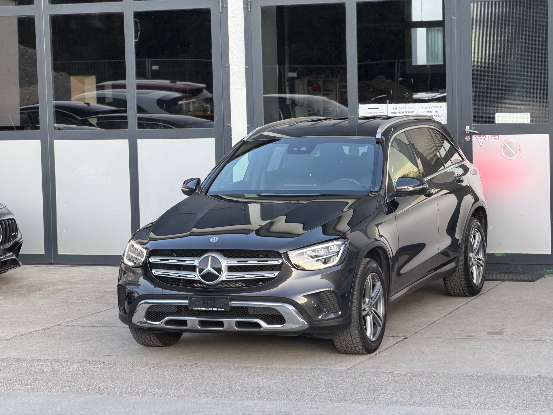 MERCEDES-BENZ GLC 220 d 4Matic 9G-Tronic-showroom-element-1