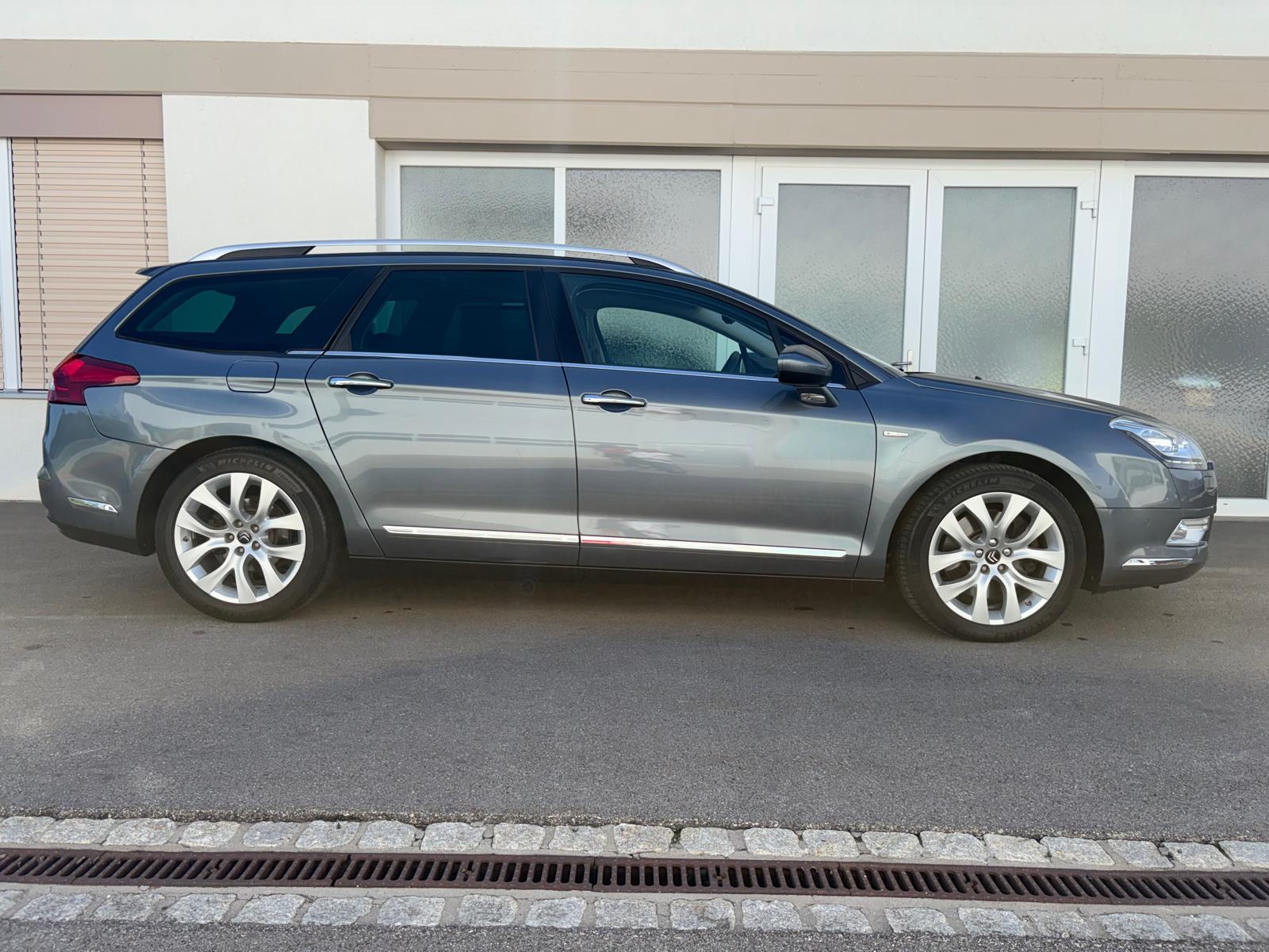 CITROEN C5 Tourer 2.2 HDi Exclusive Automatic-image-1