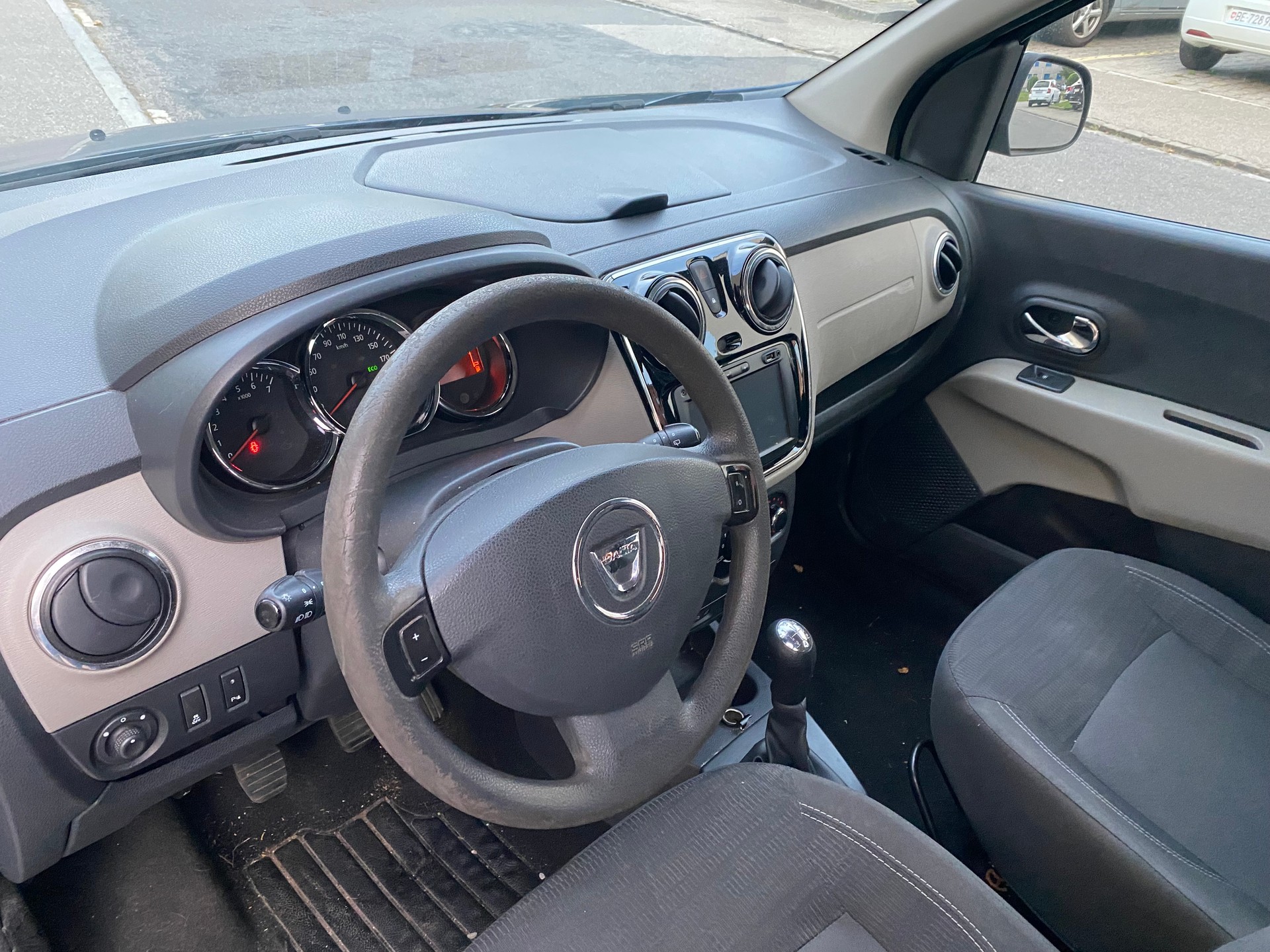 DACIA Lodgy 1.2 Turbo Ambiance 5PL-image-4