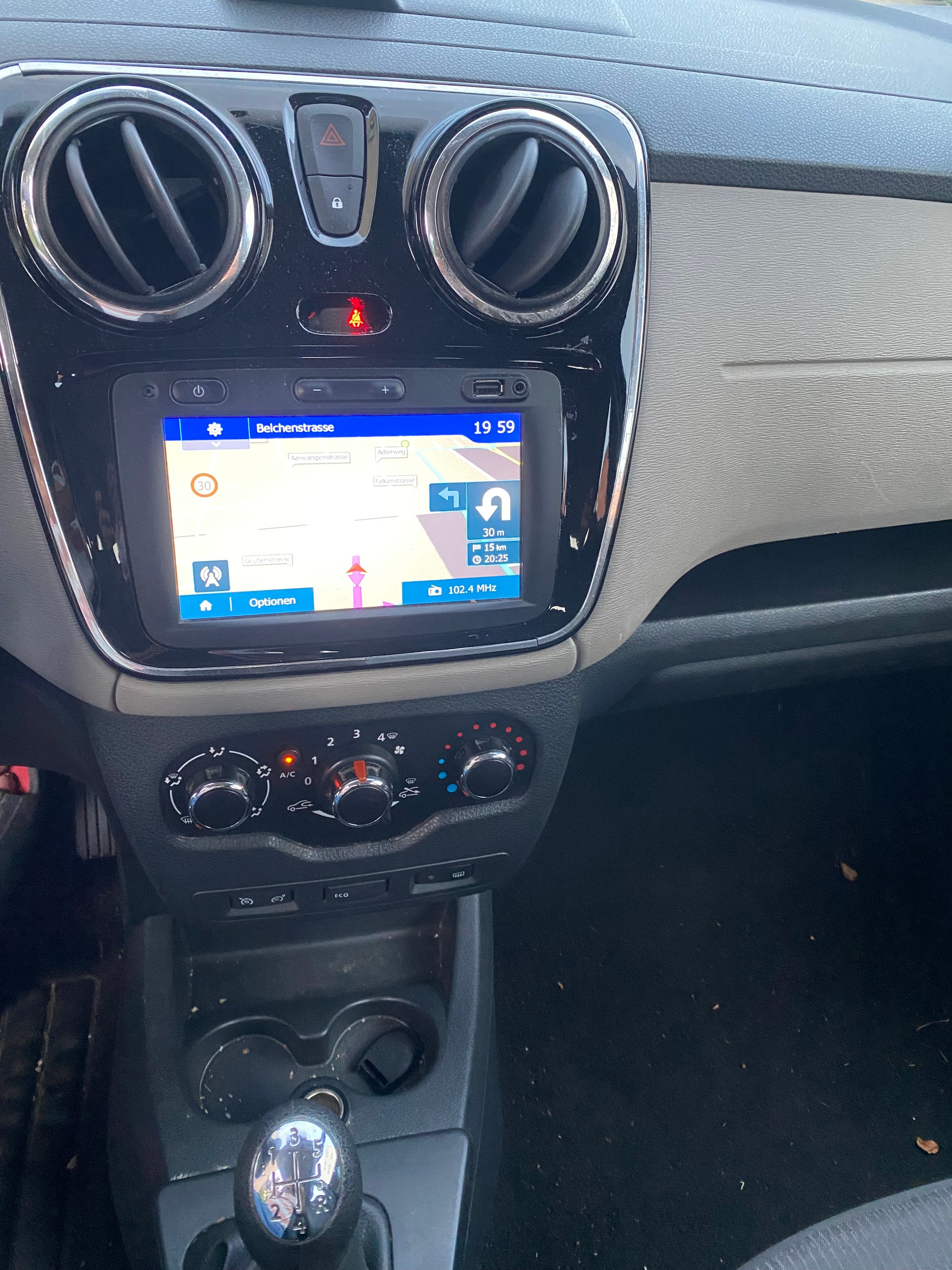 DACIA Lodgy 1.2 Turbo Ambiance 5PL-image-6