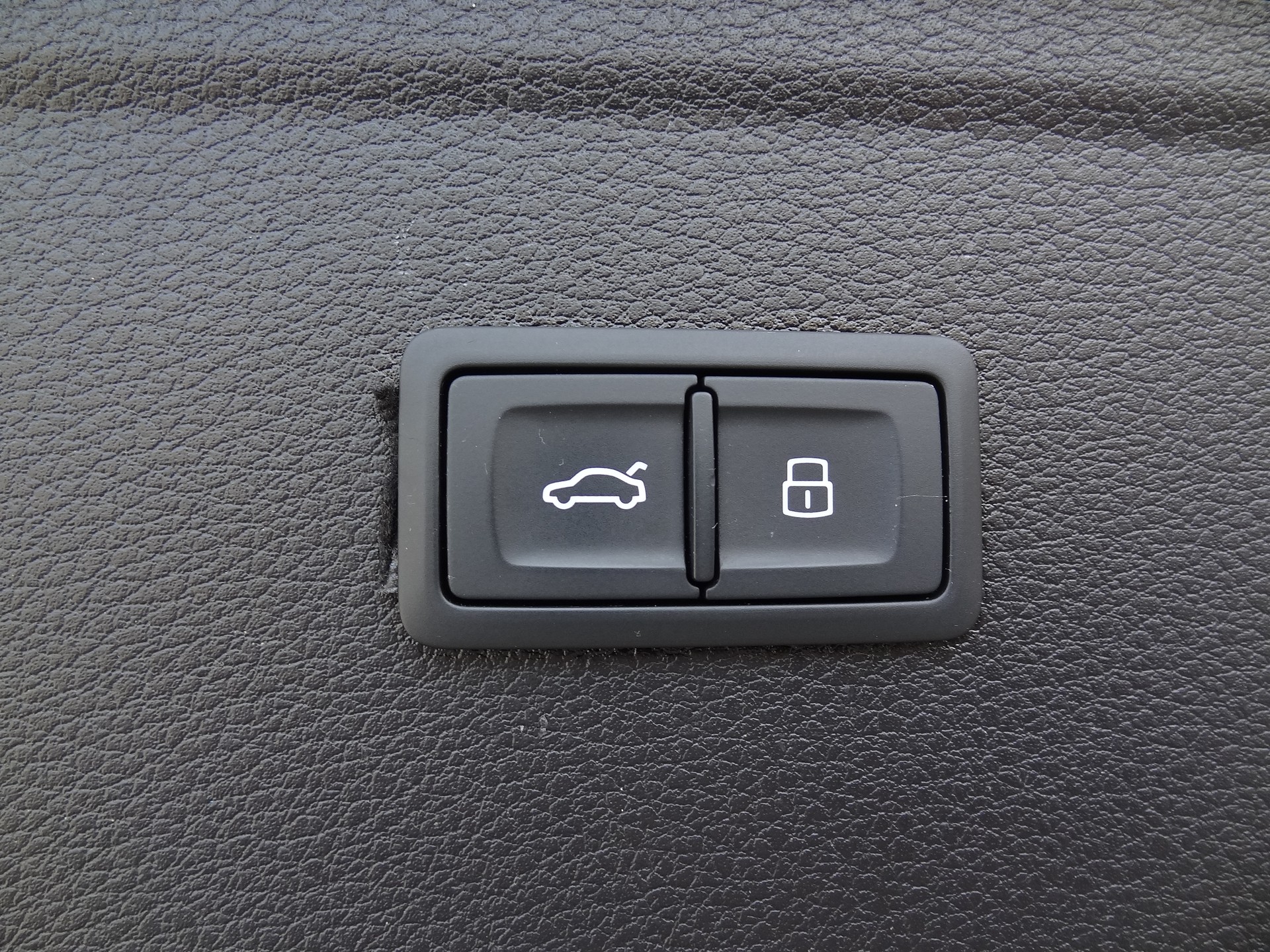 AUDI SQ5 TDI quattro tiptronic-image-16