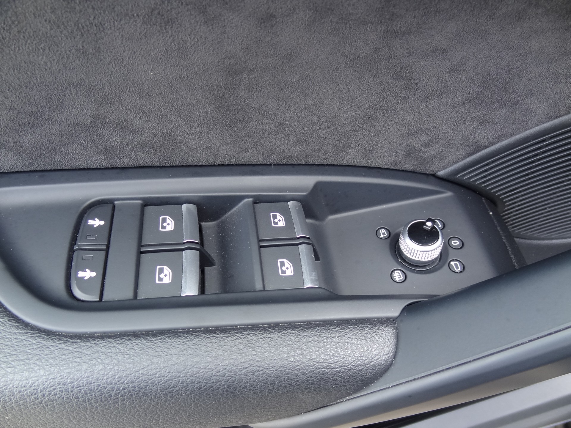AUDI SQ5 TDI quattro tiptronic-image-13