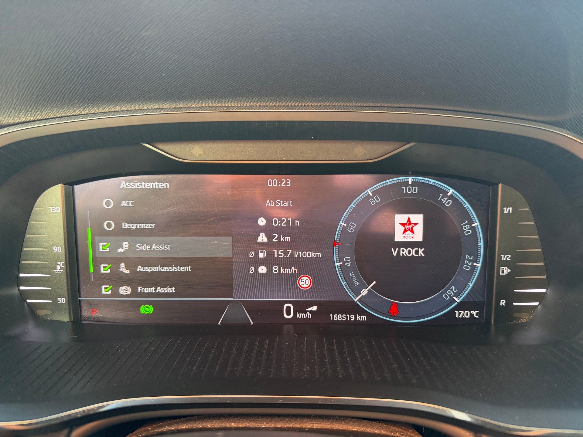 SKODA Octavia Combi 2.0 TDI DSG Scout 4x4-image-9