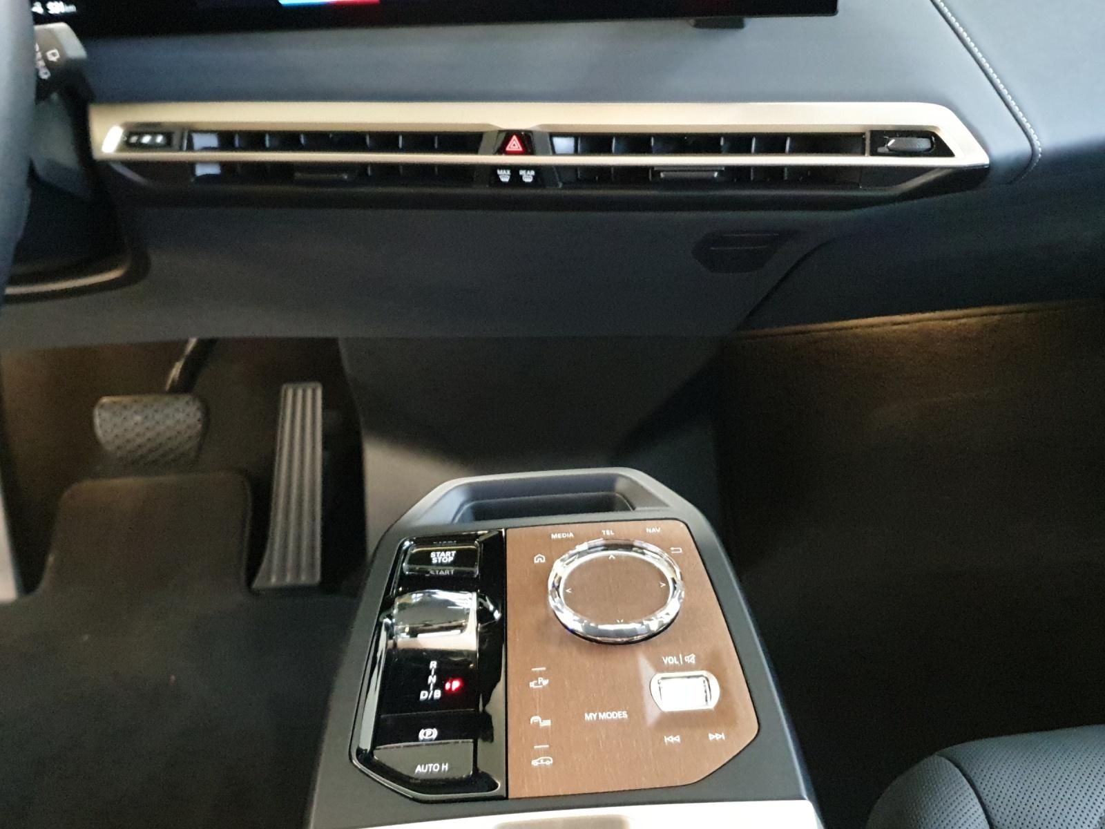 BMW iX xDrive50-image-20