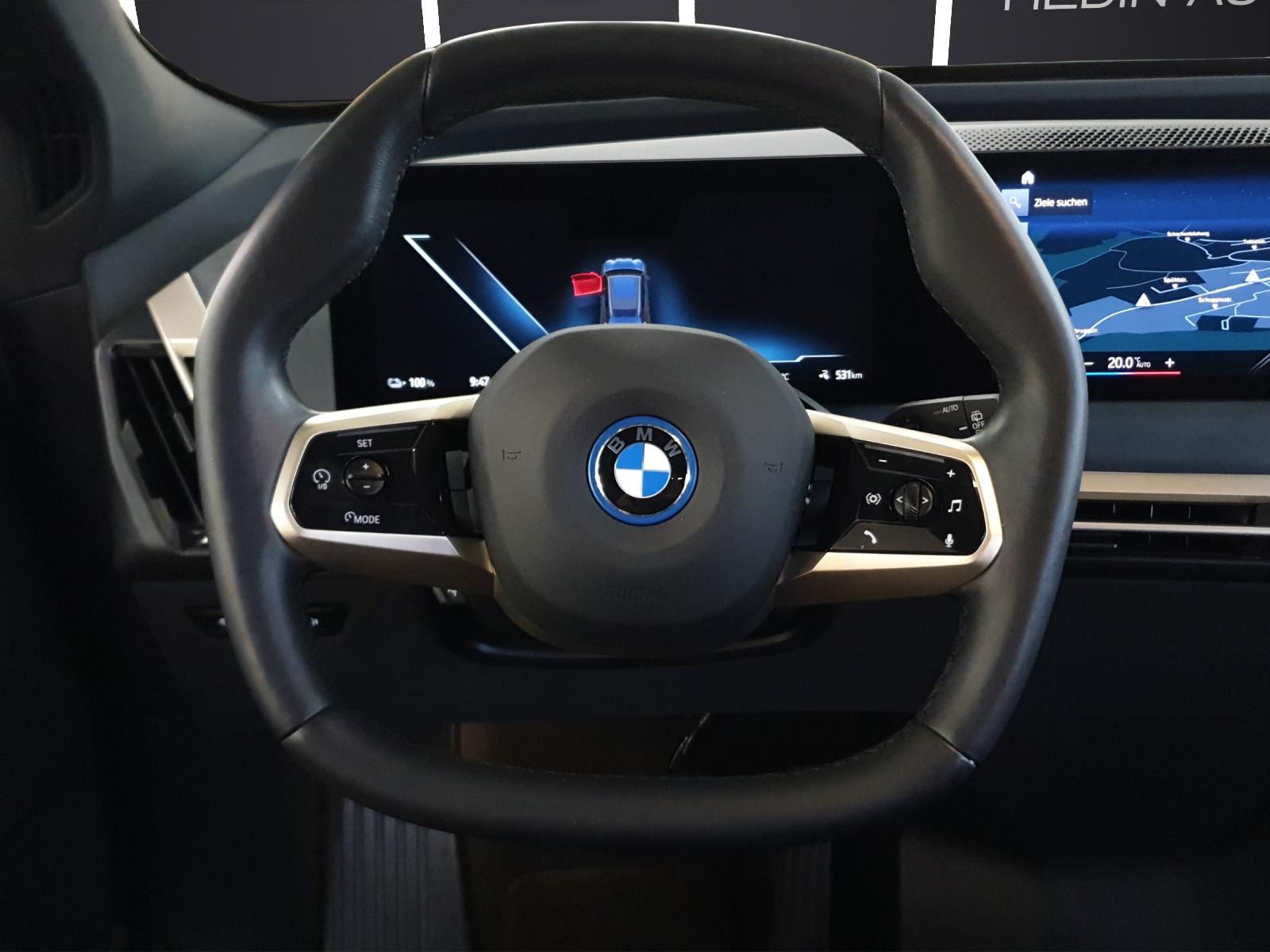 BMW iX xDrive50-image-18