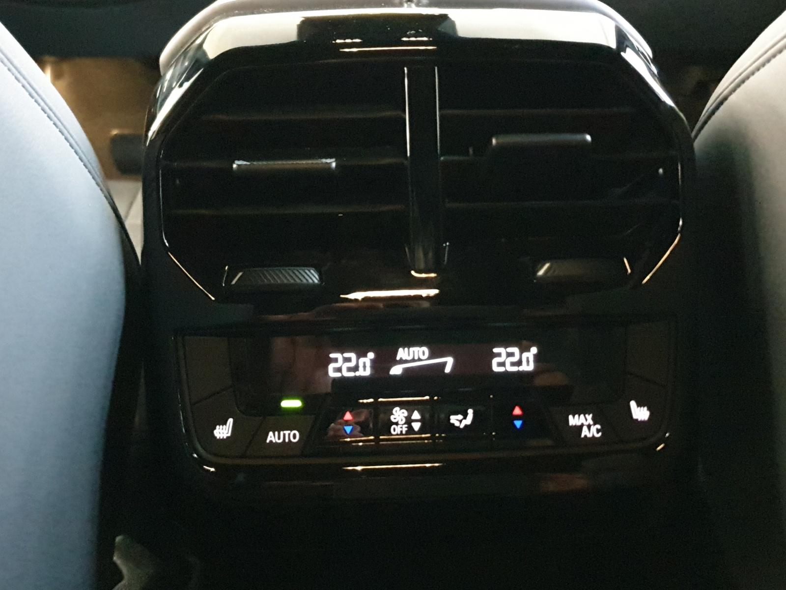 BMW iX xDrive50-image-22