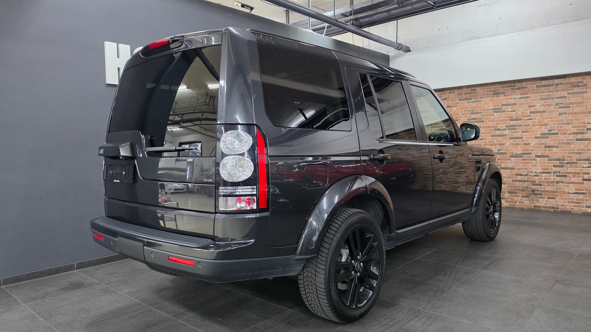 LAND ROVER Discovery 3.0 SDV6 HSE Automatic-image-10