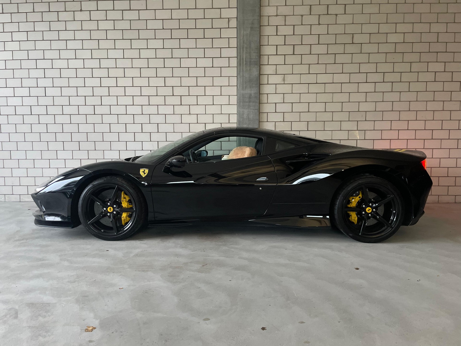 FERRARI F8 Tributo