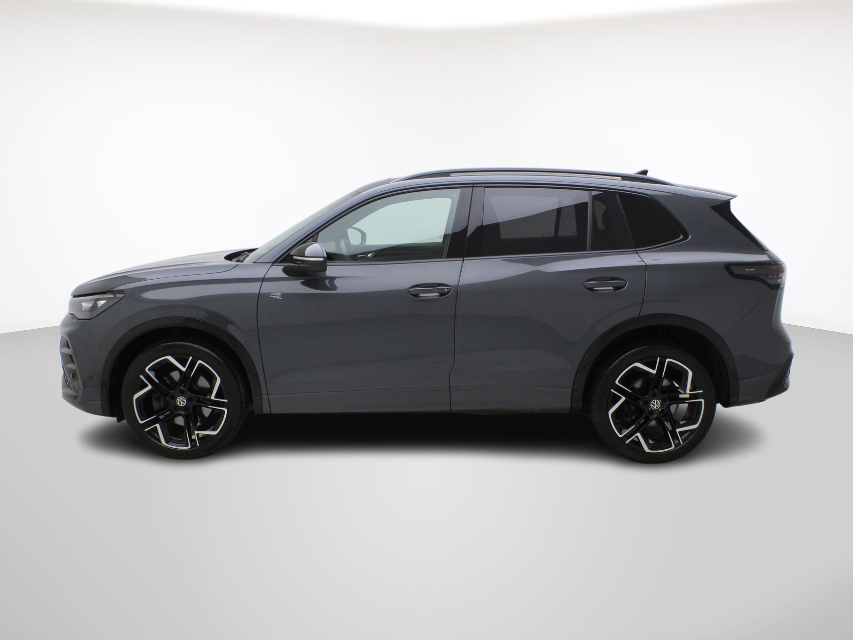 VW Tiguan 2.0 TSI DSG R-Line Black Style 4Motion **VW Werksgarantie bis 11/2030**-image-2