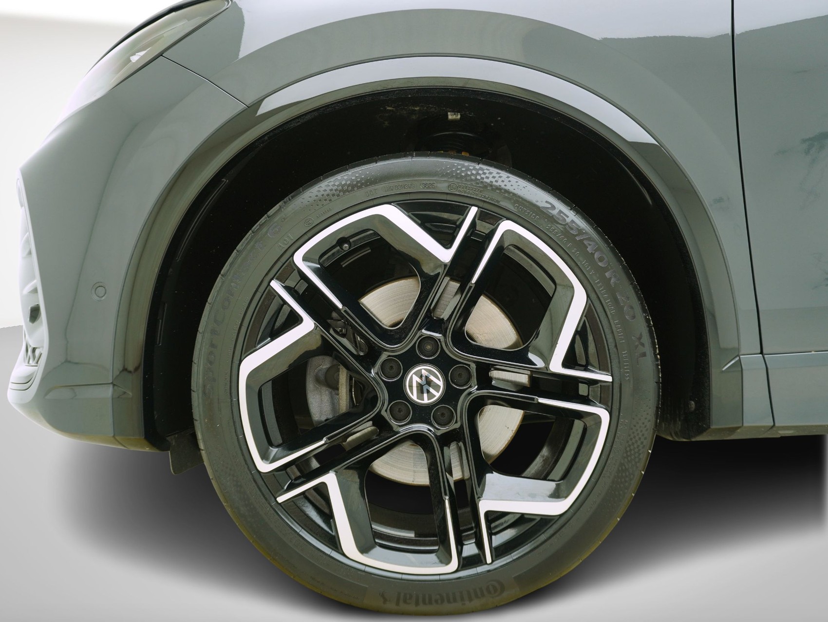VW Tiguan 2.0 TSI DSG R-Line Black Style 4Motion **VW Werksgarantie bis 11/2030**-image-6