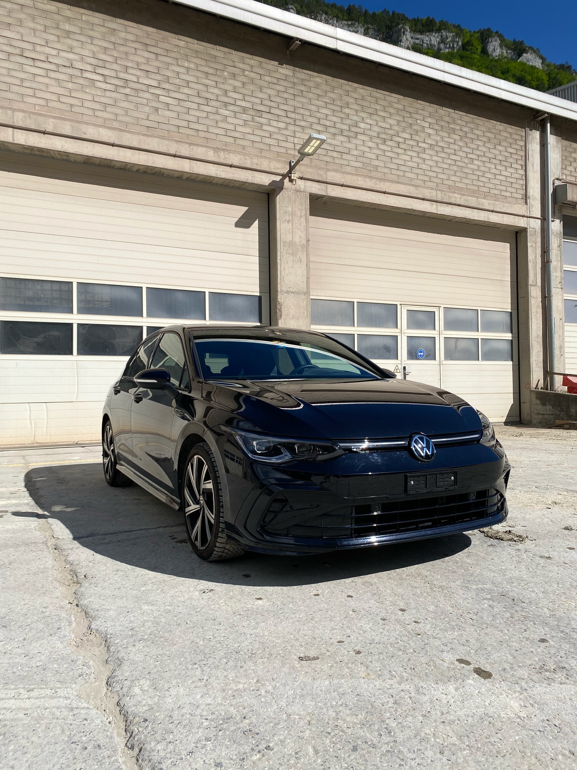VW 1.5 eTSI R-Line 75 Edition DSG-image-3