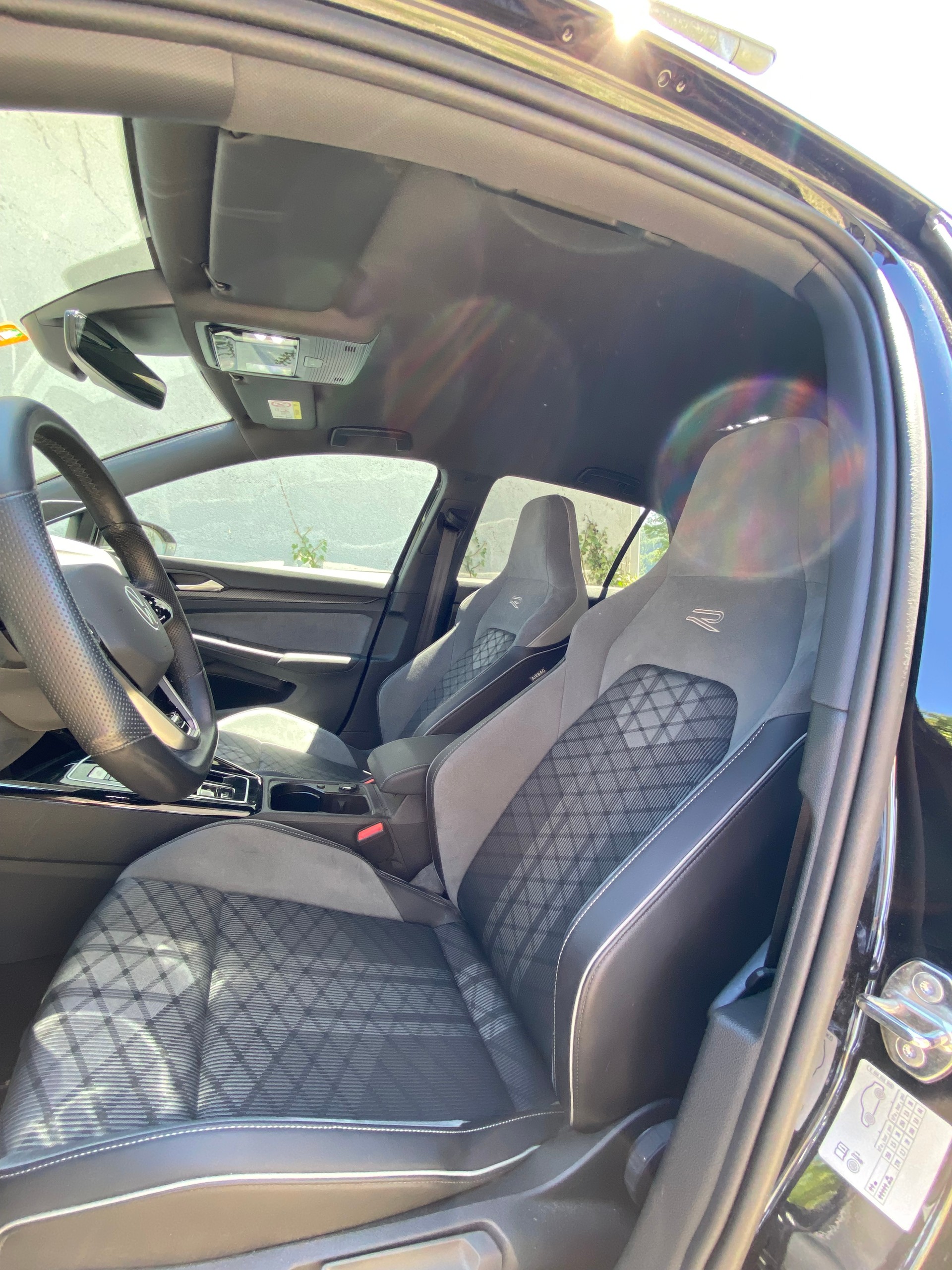 VW 1.5 eTSI R-Line 75 Edition DSG-image-4