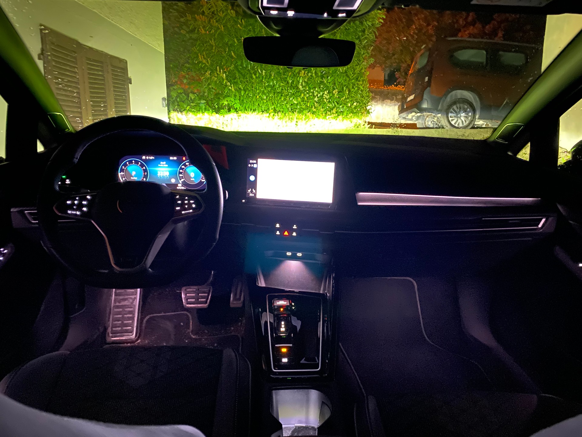 VW 1.5 eTSI R-Line 75 Edition DSG-image-7
