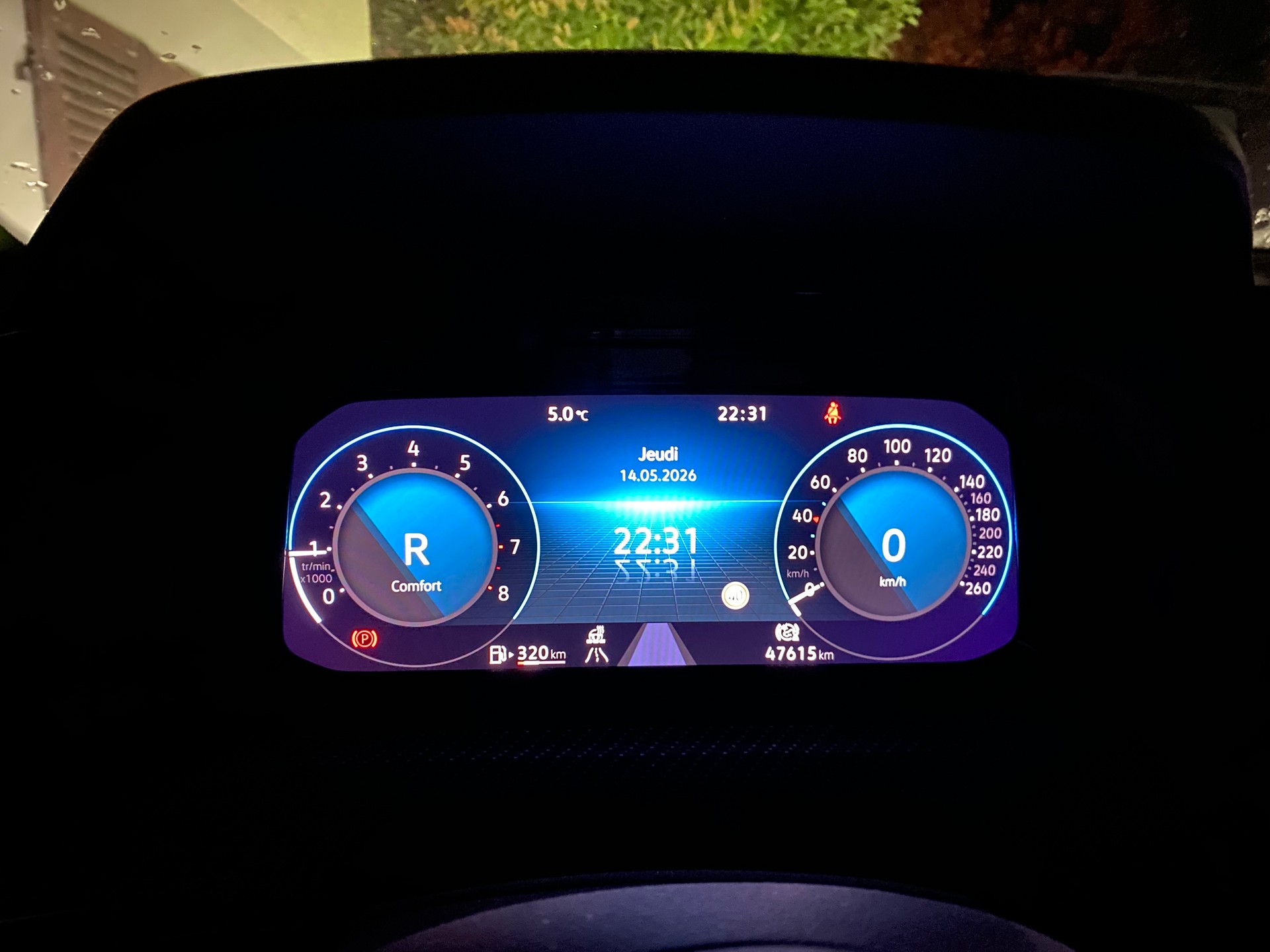 VW 1.5 eTSI R-Line 75 Edition DSG-image-5