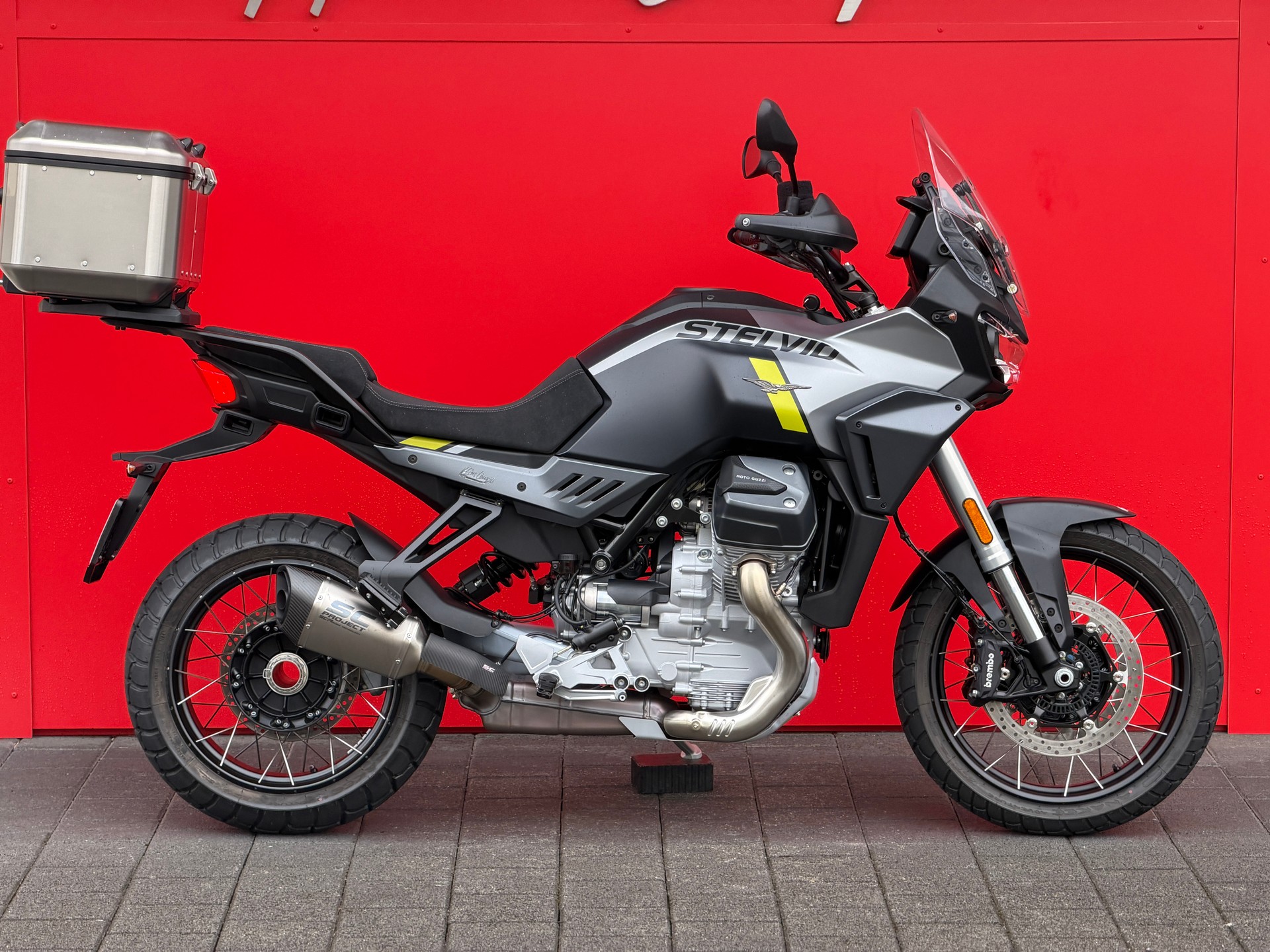 MOTO GUZZI Stelvio 1000 E5+-showroom-element-1