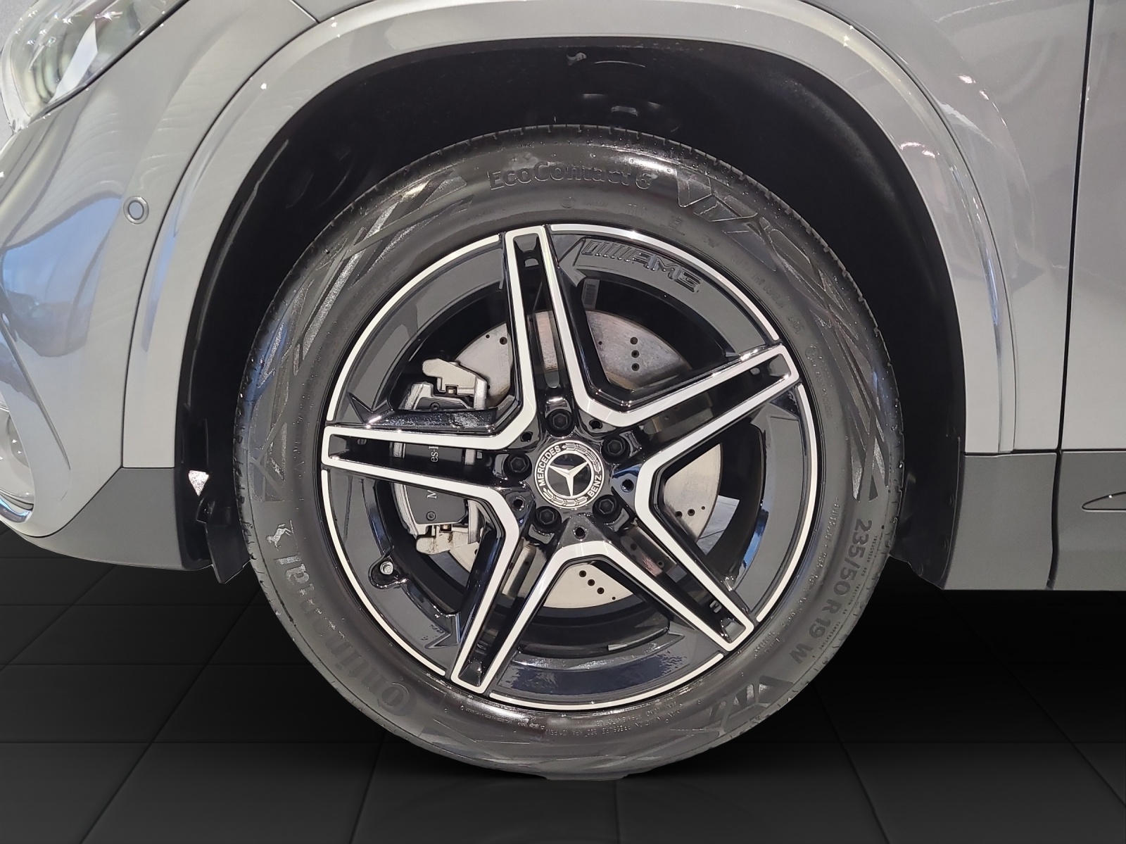 MERCEDES-BENZ GLA 250 4matic AMG Line-showroom-element-1