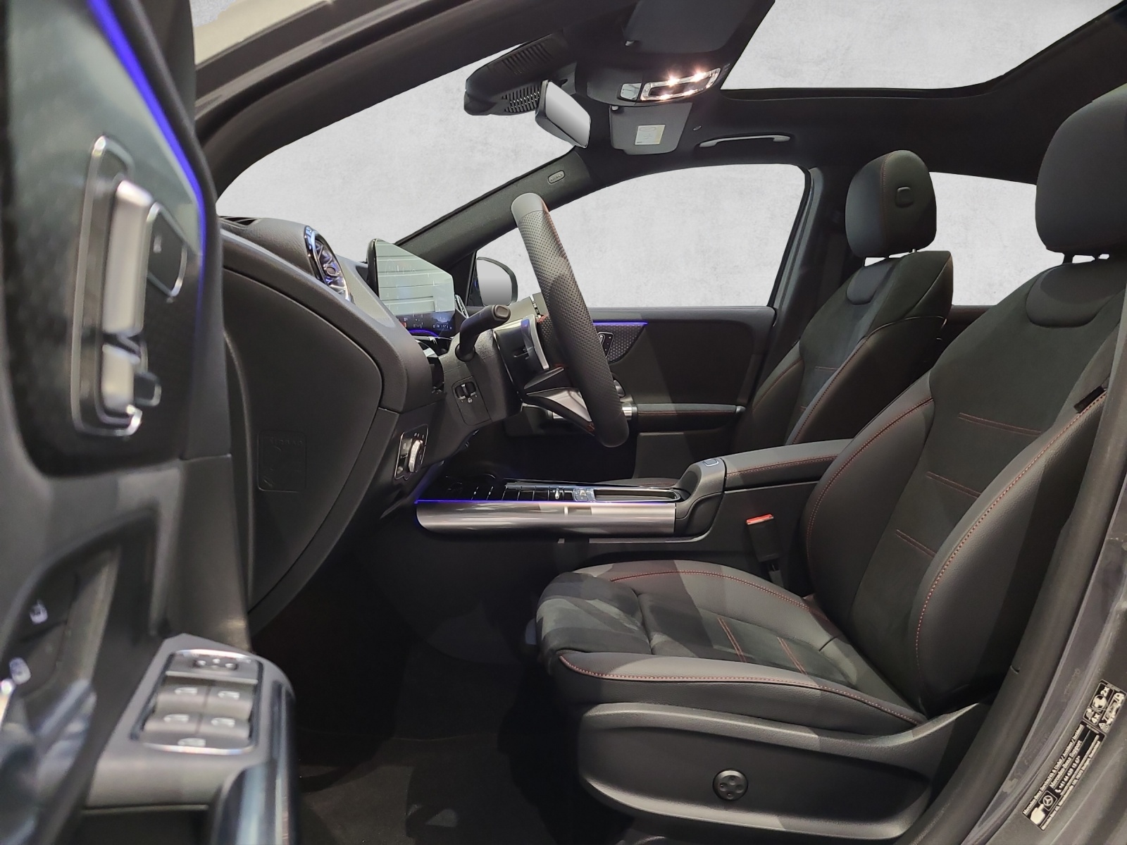 MERCEDES-BENZ GLA 250 4matic AMG Line-image-14