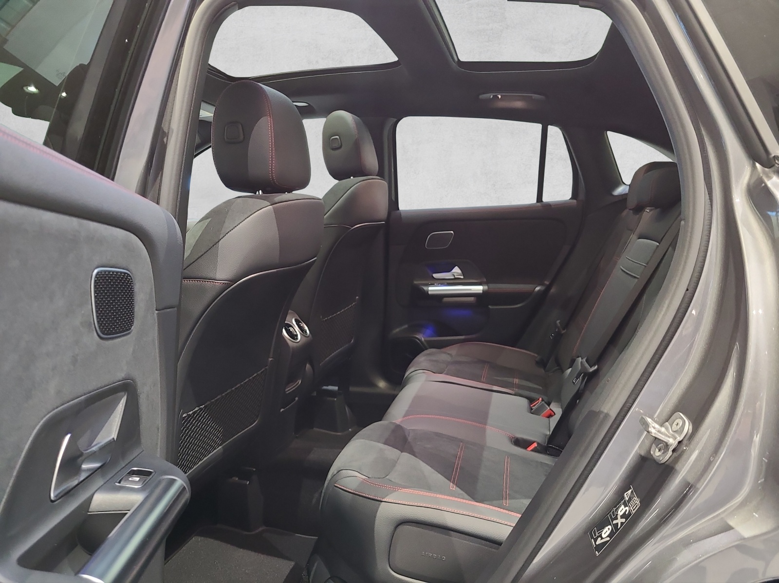 MERCEDES-BENZ GLA 250 4matic AMG Line-showroom-element-2