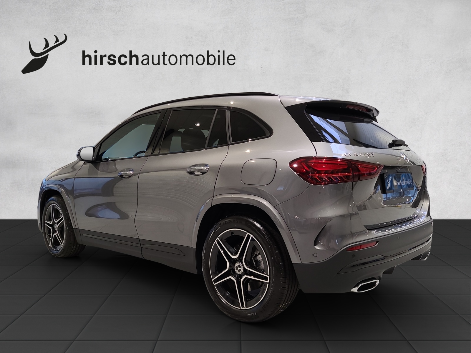 MERCEDES-BENZ GLA 250 4matic AMG Line-image-8
