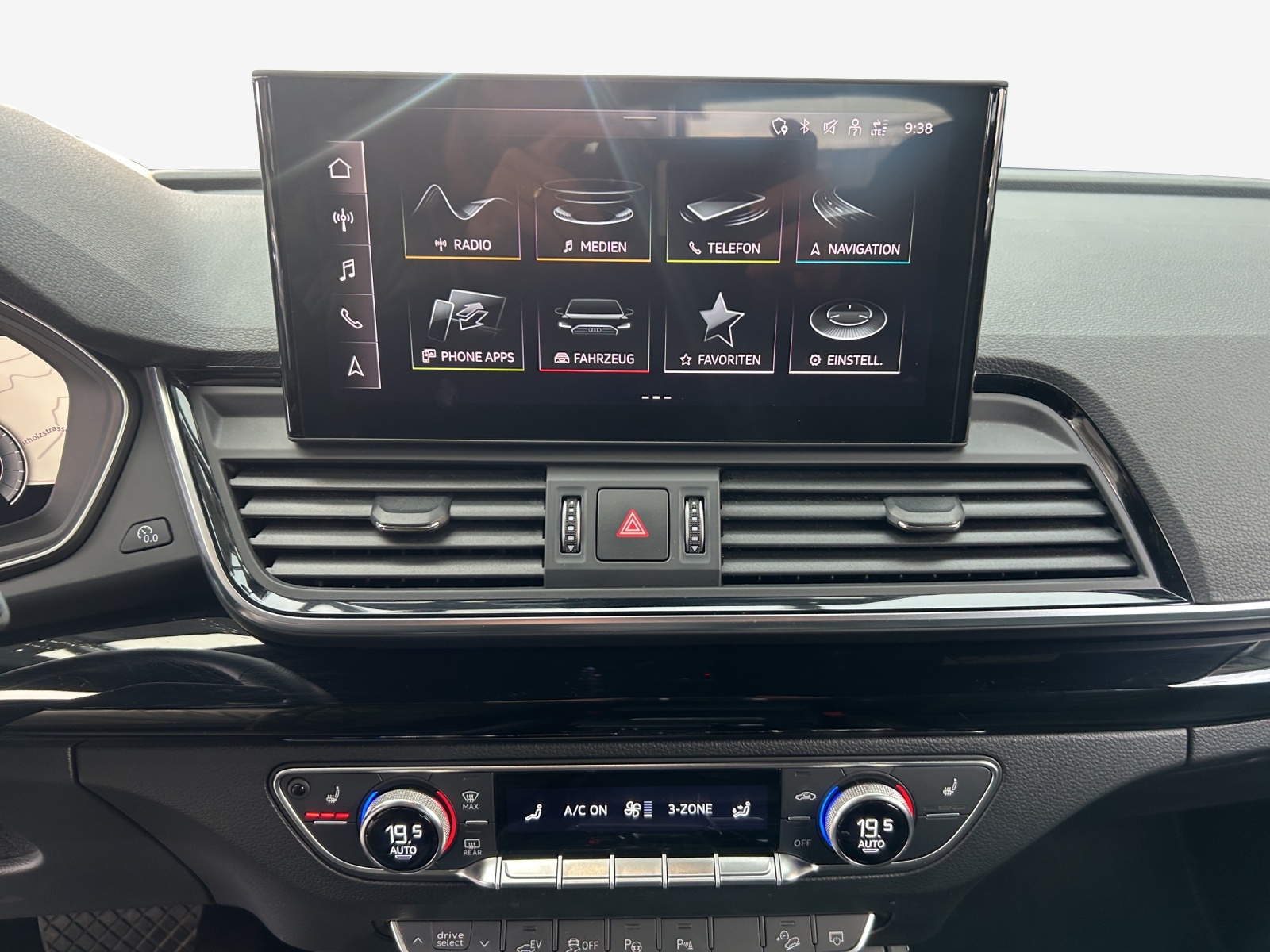 AUDI Q5 55 TFSI e PHEV S line quattro S-tronic-image-10