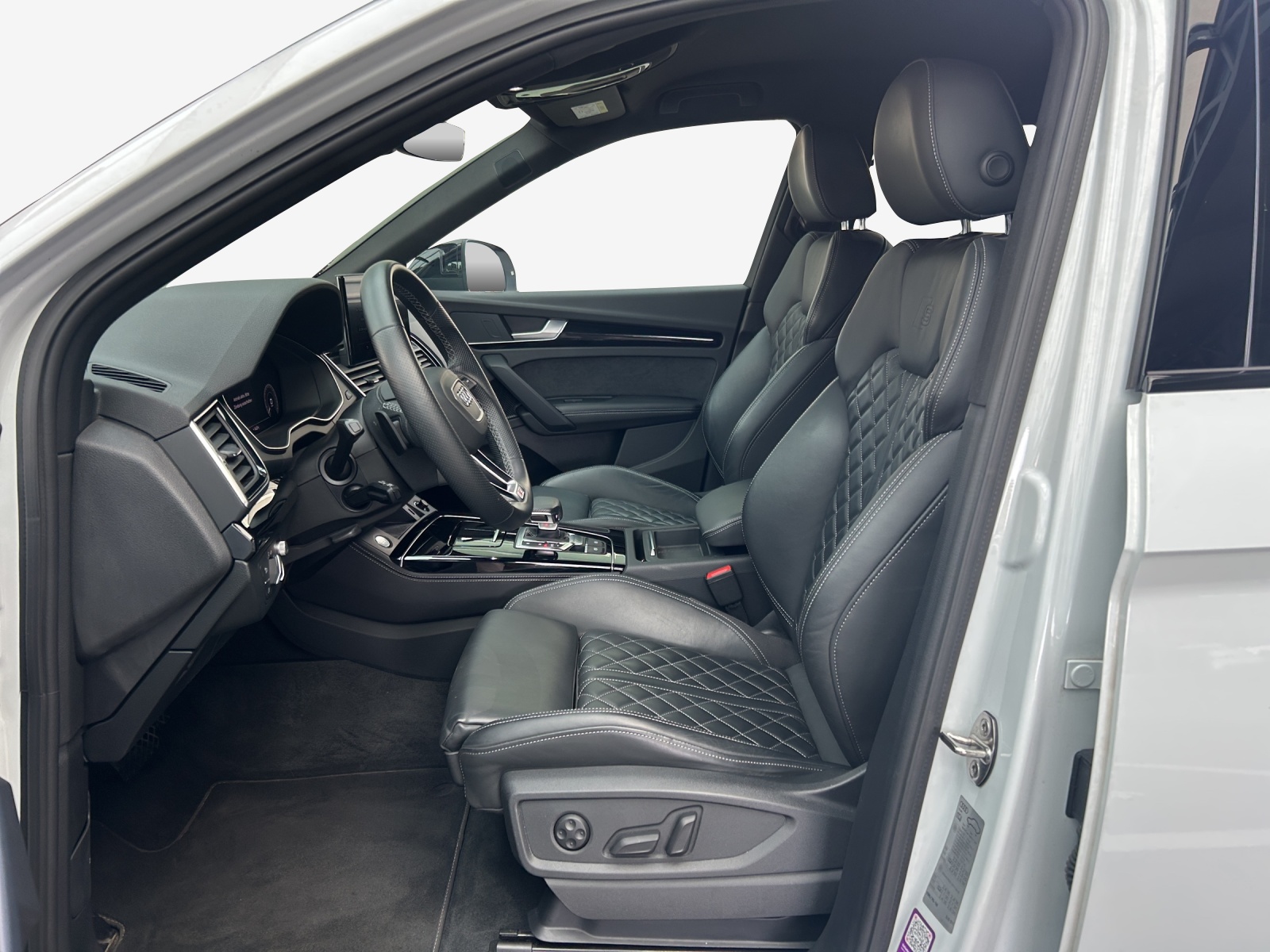 AUDI Q5 55 TFSI e PHEV S line quattro S-tronic-image-7