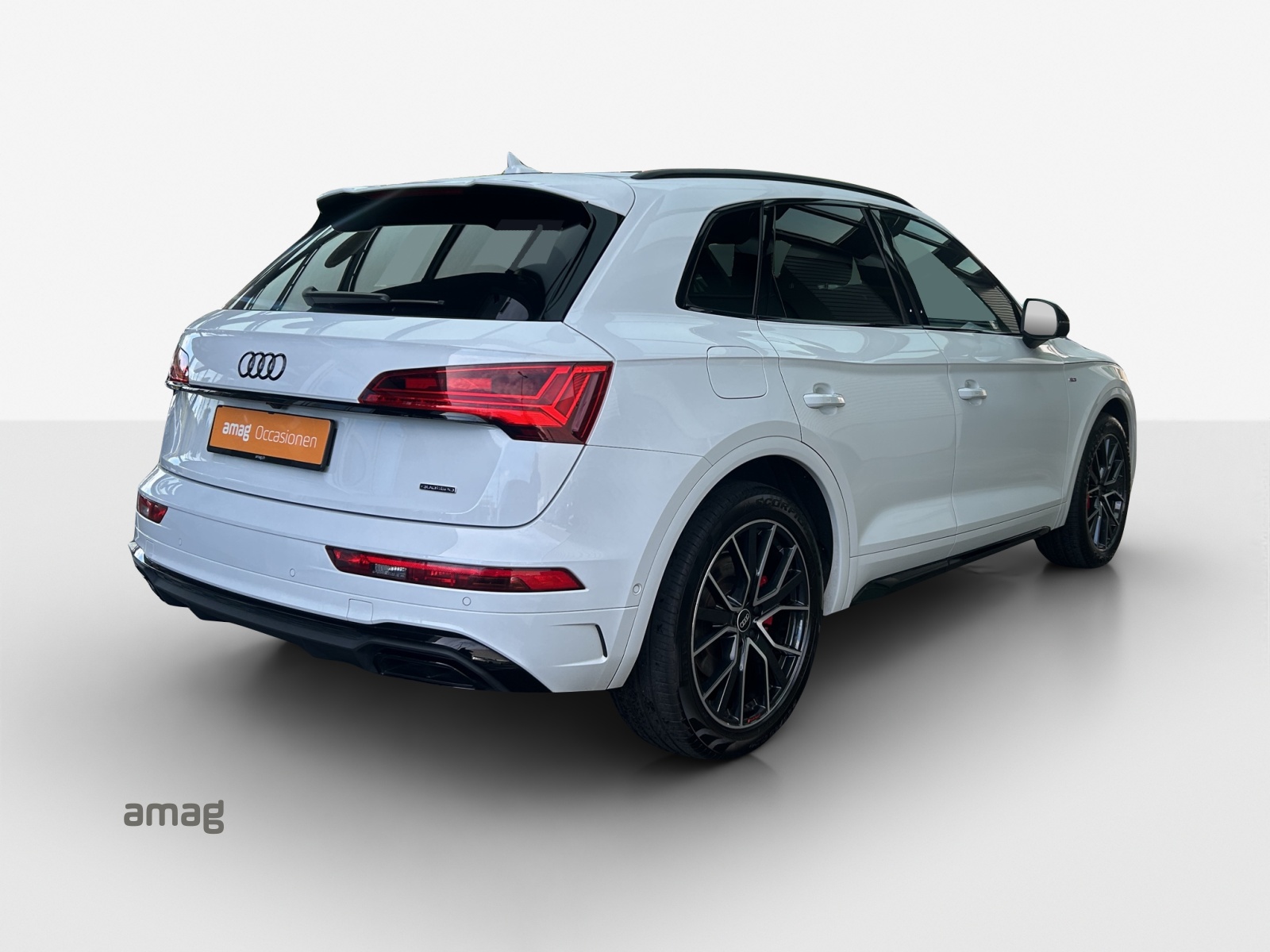 AUDI Q5 55 TFSI e PHEV S line quattro S-tronic-image-4