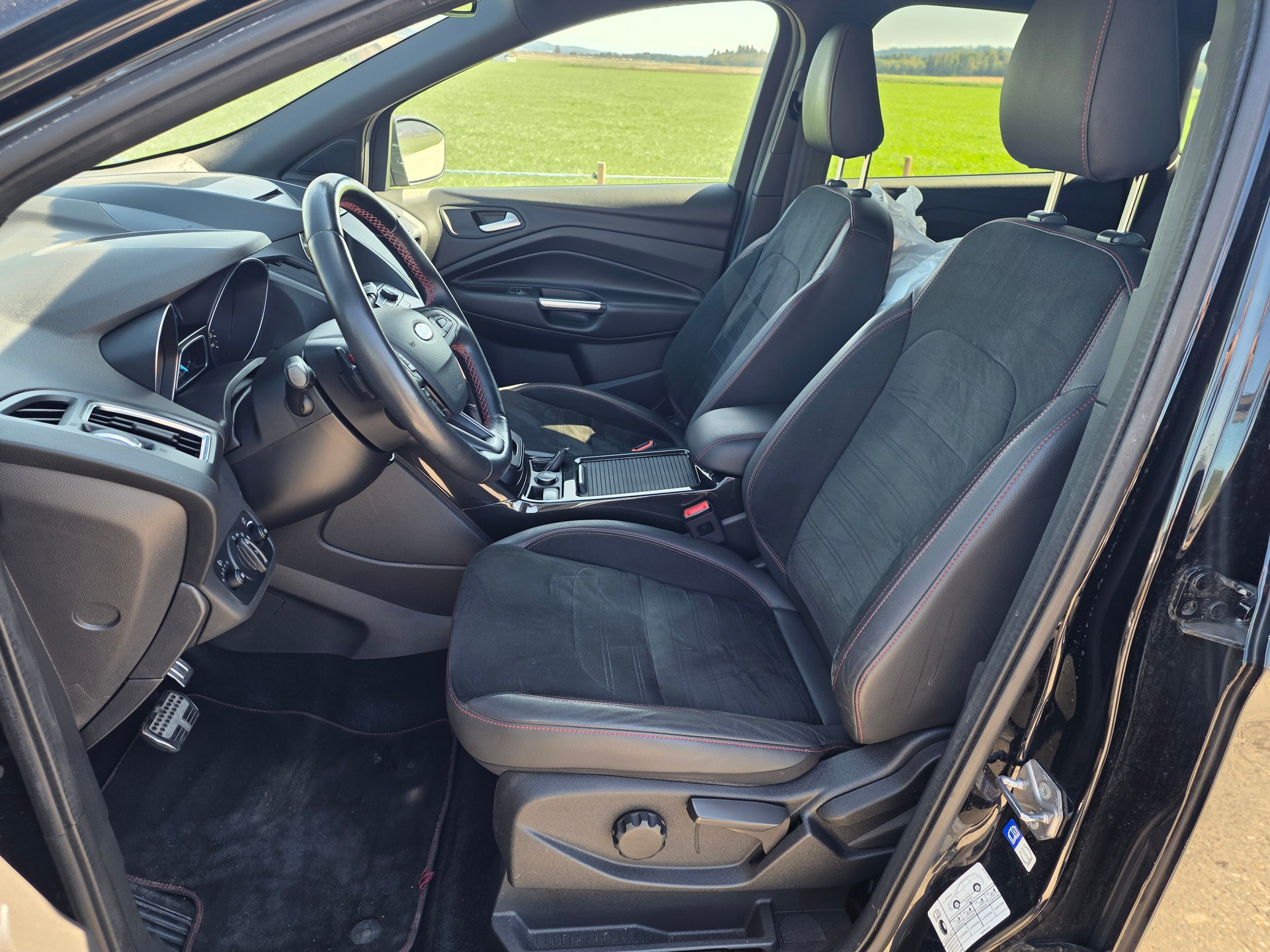 FORD Kuga 1.5 SCTi ST Line 4WD Automatic-image-10