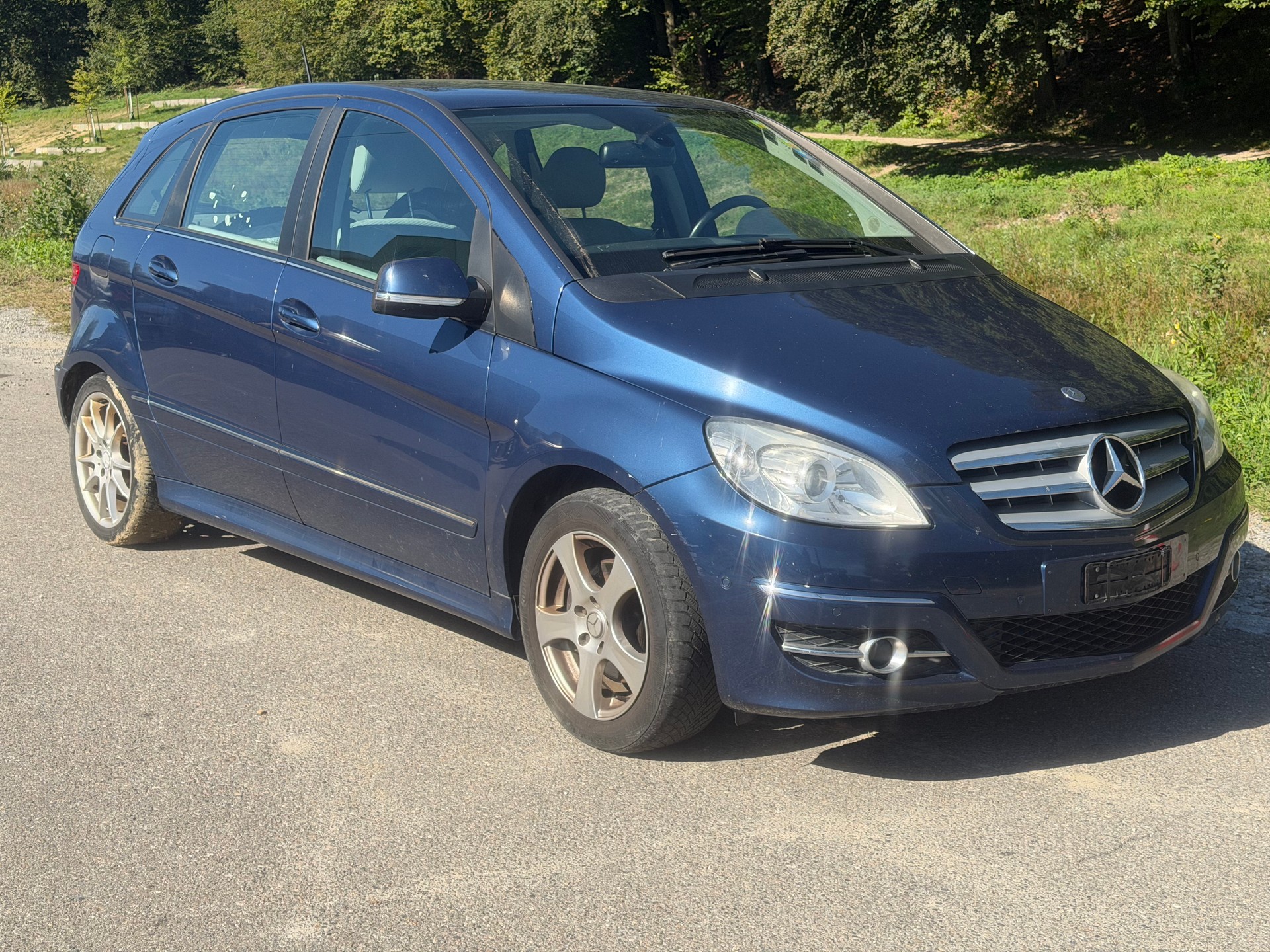 MERCEDES-BENZ B 180 CDI Autotronic-image-0