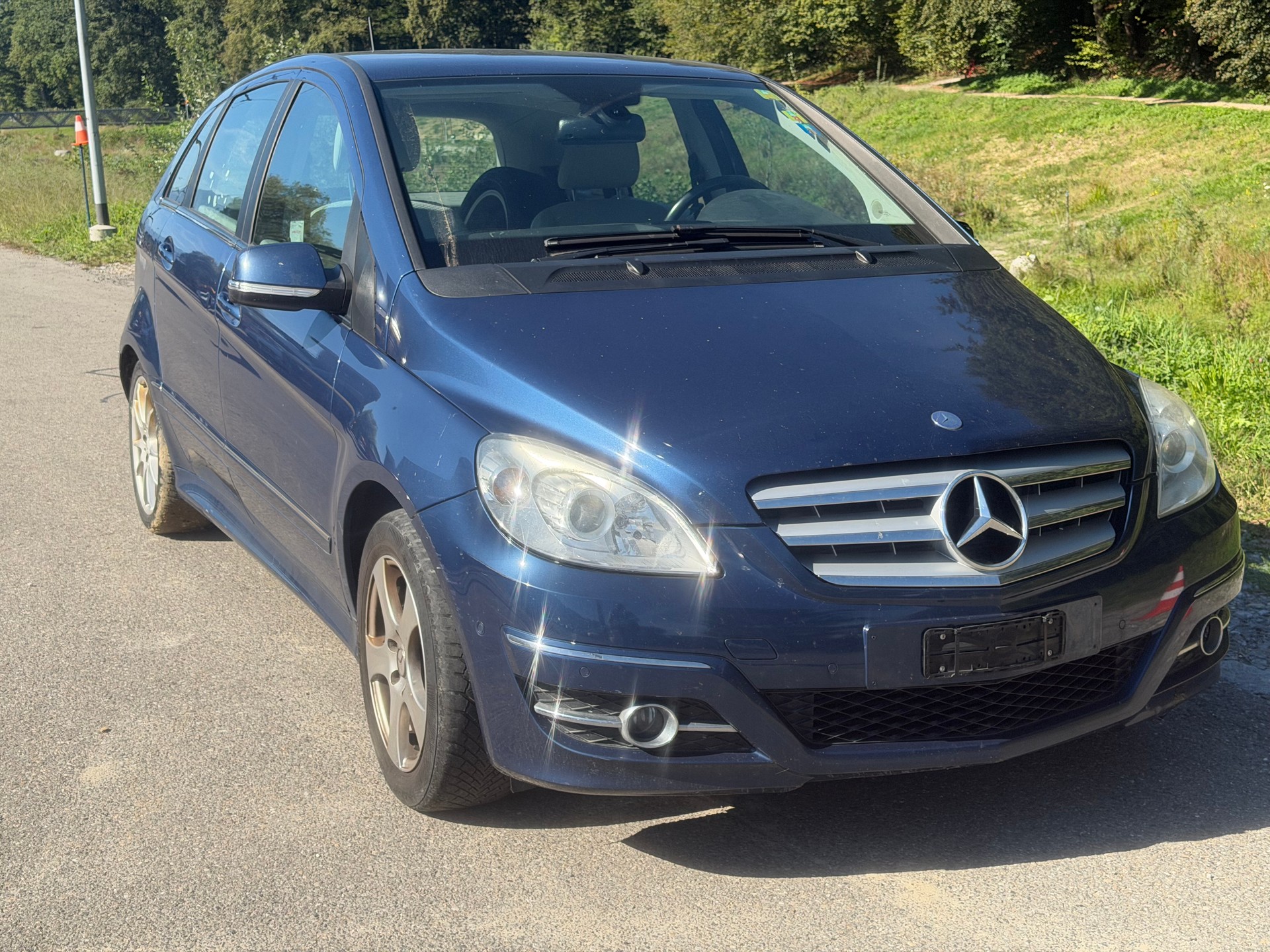 MERCEDES-BENZ B 180 CDI Autotronic-image-1