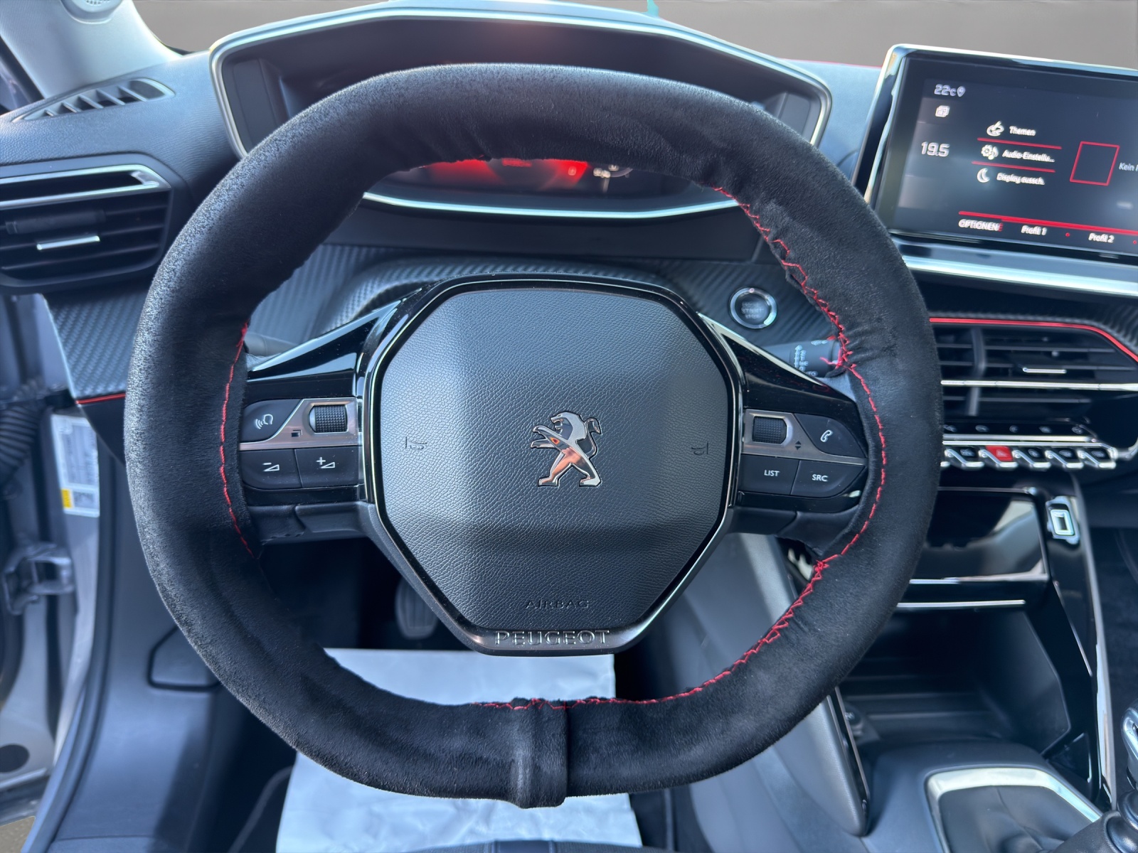 PEUGEOT 2008 1.2 PureTech Active-image-9